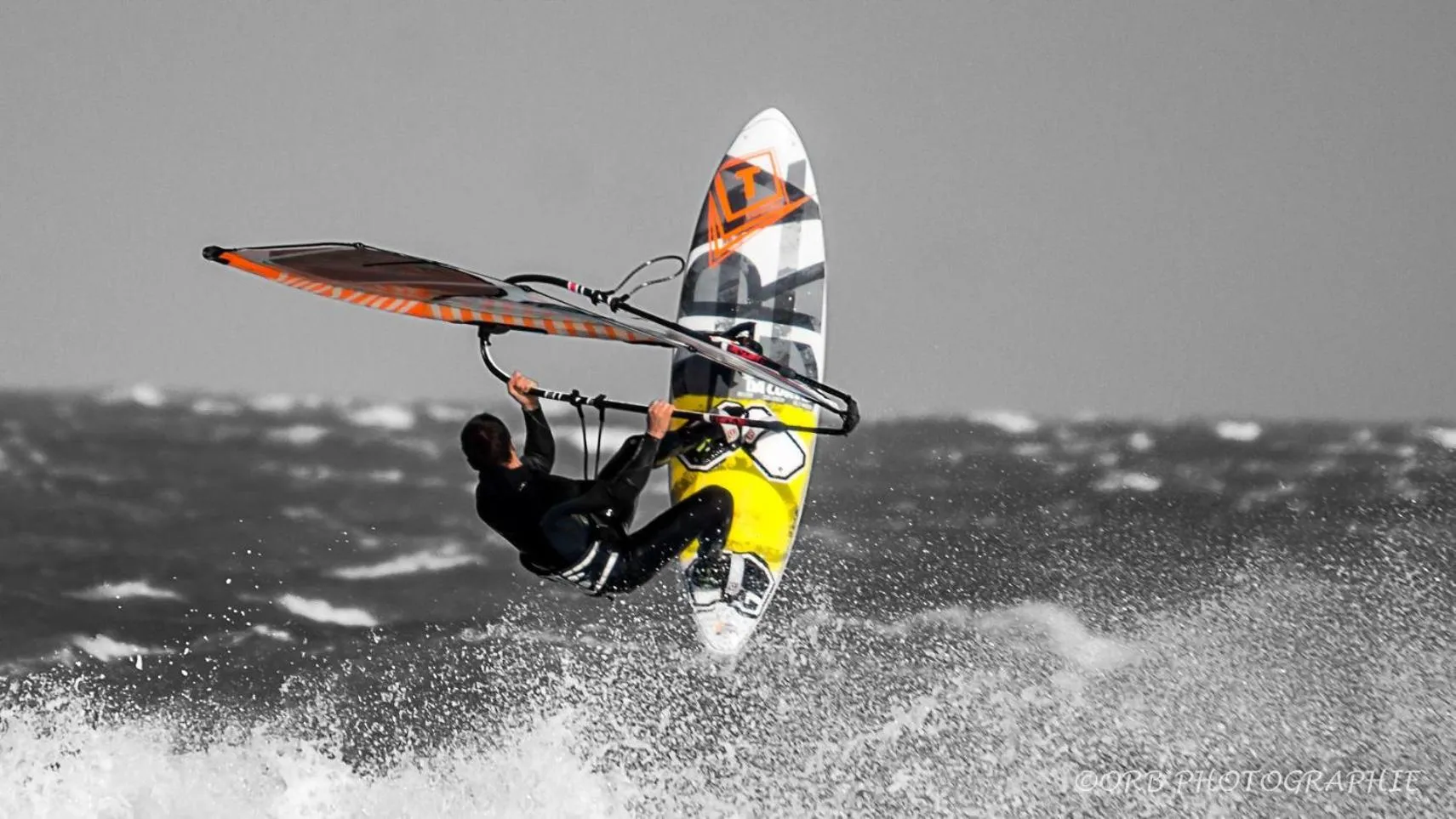 Windsurfing in La Villa Andry