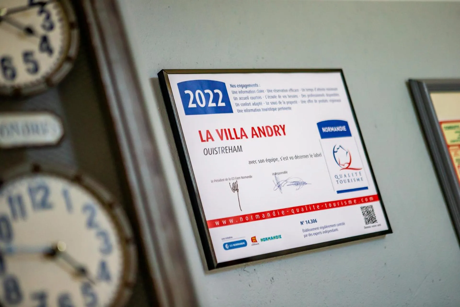 Property building in La Villa Andry