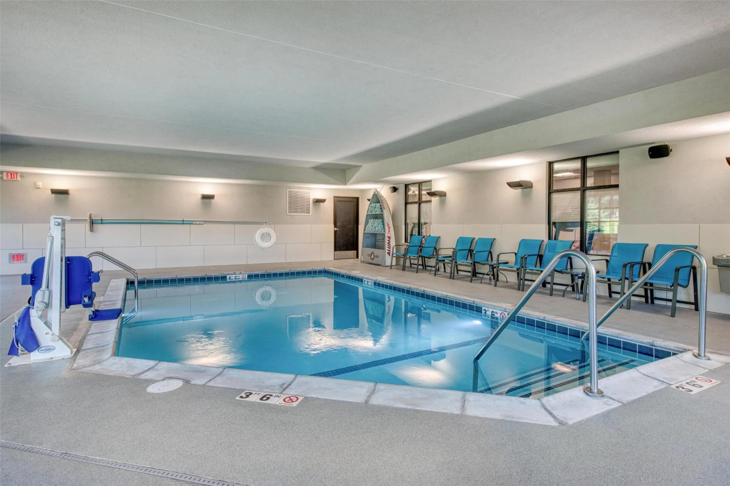 Pool view in Best Western Plus Saint Peter