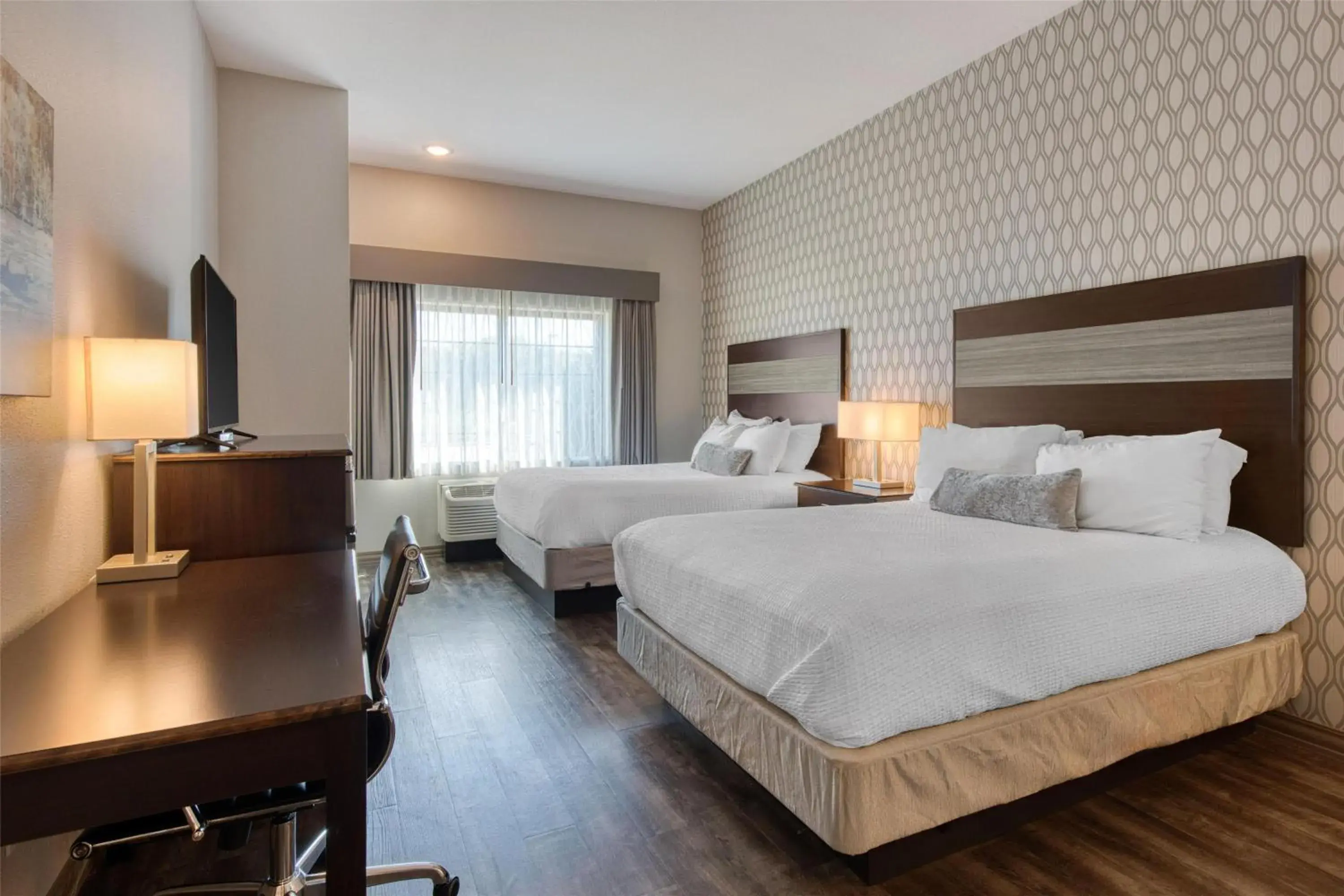 Queen Room with Two Queen Beds and Roll-In Shower - Disability Access in Best Western Plus Saint Peter Queen Room with Two Queen Beds and Roll-In Shower - Disability Access in Best Western Plus Saint Peter