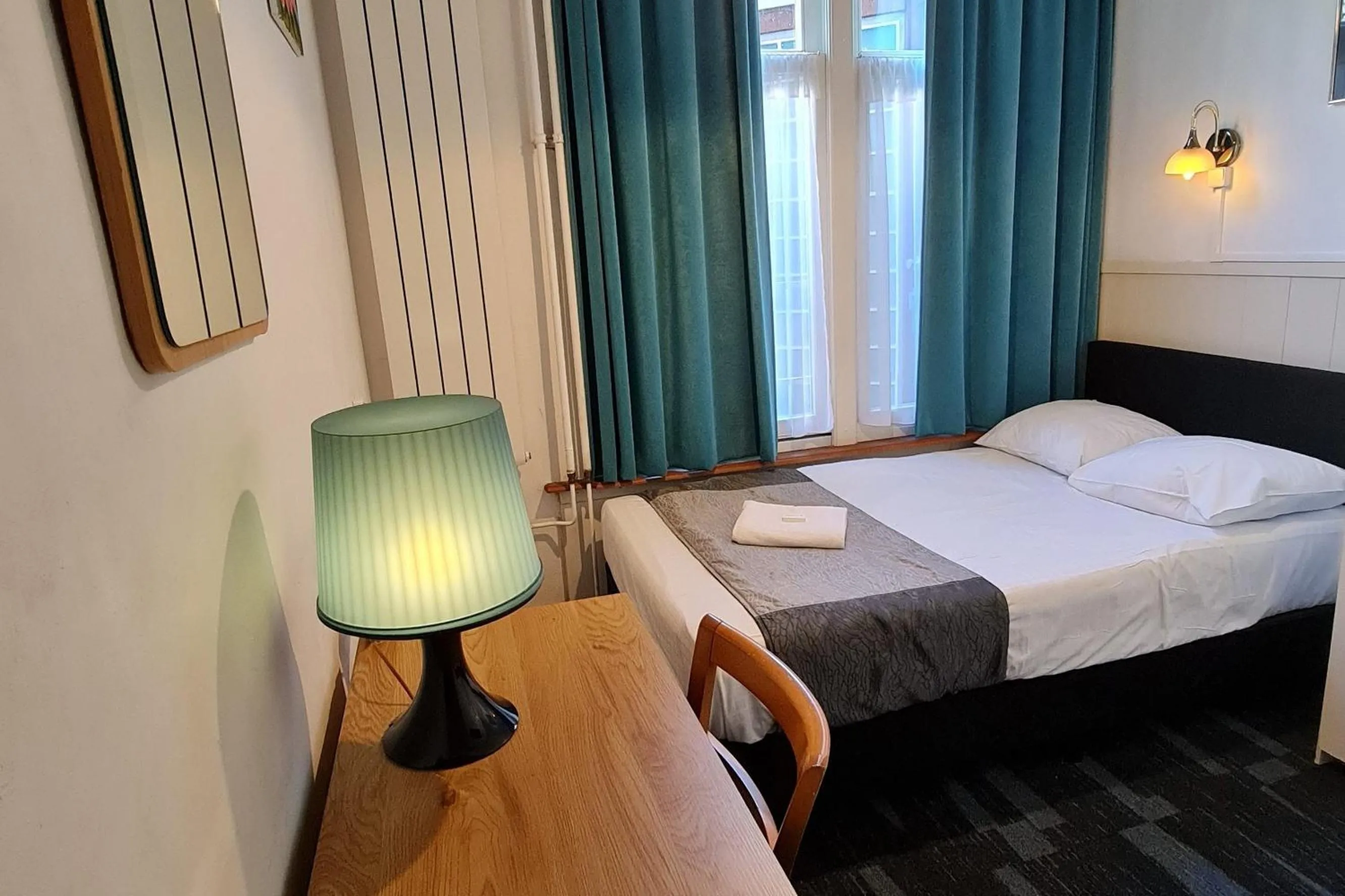 Bedroom, Bed in Euphemia Budget Old City Canal Zone