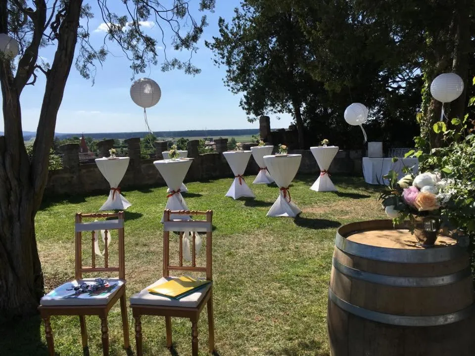 Patio in Hotel Burg Abenberg