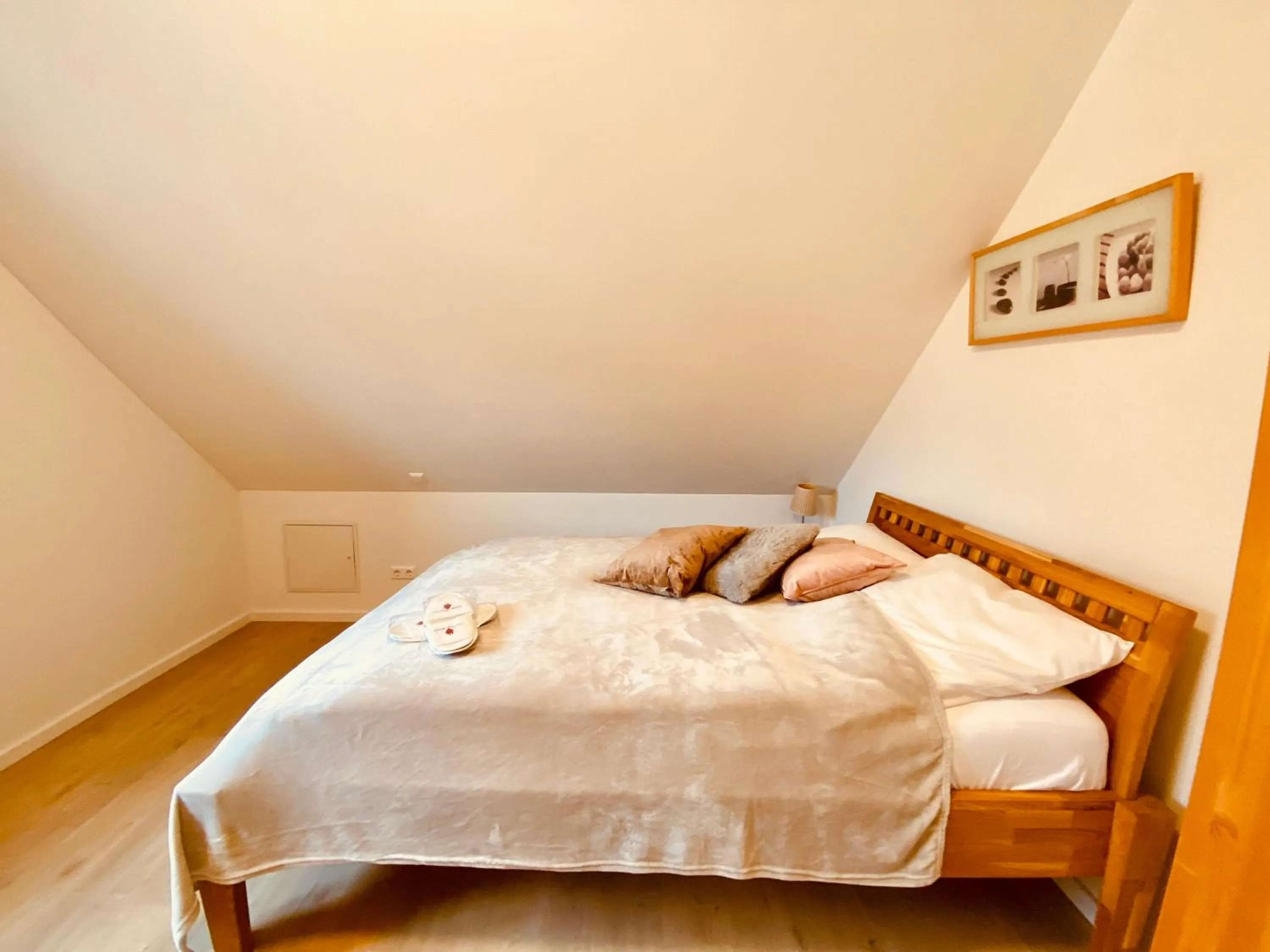 Bedroom, Bed in Hotel Burg Abenberg