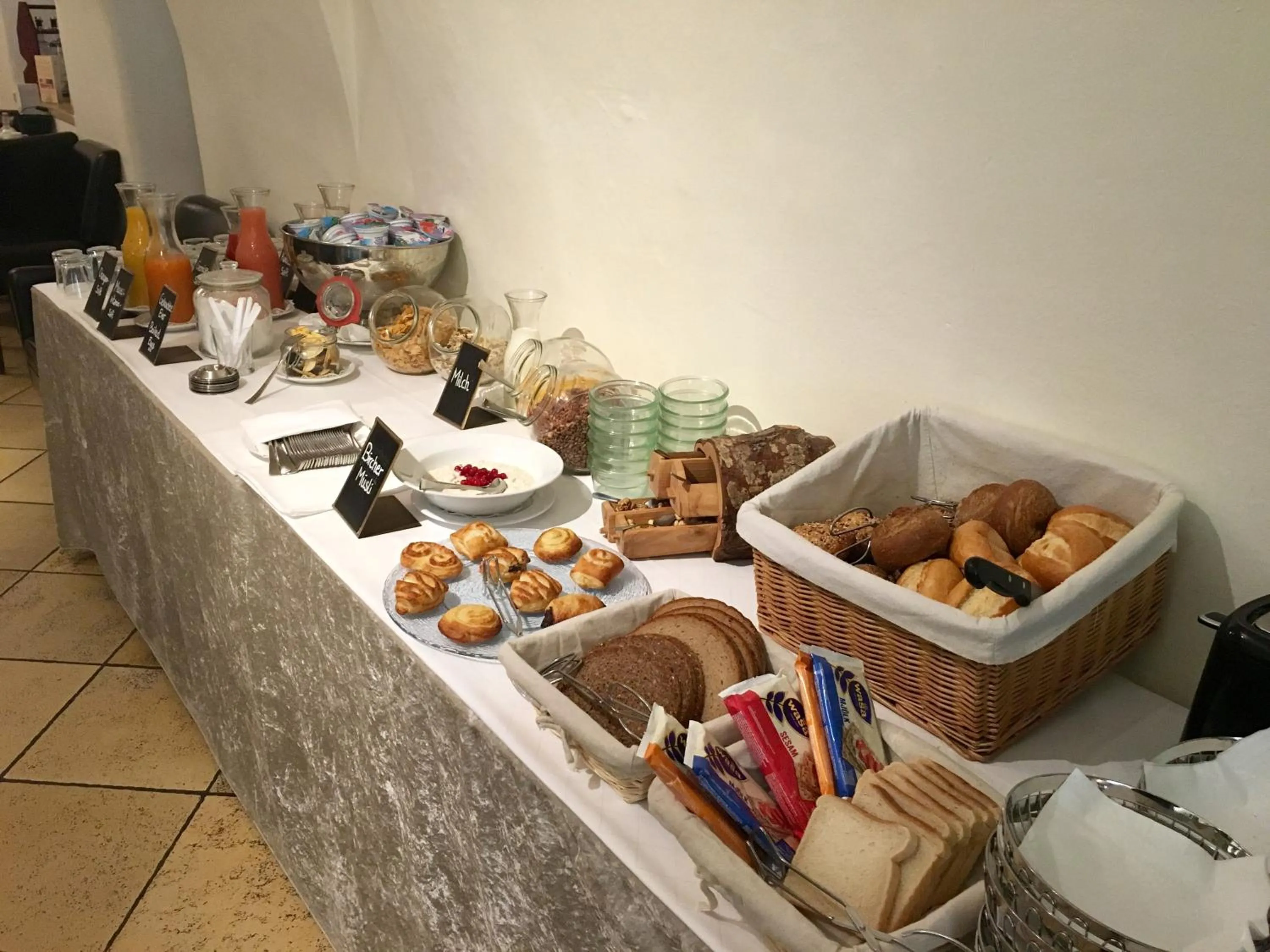 Restaurant/places to eat in Hotel Burg Abenberg