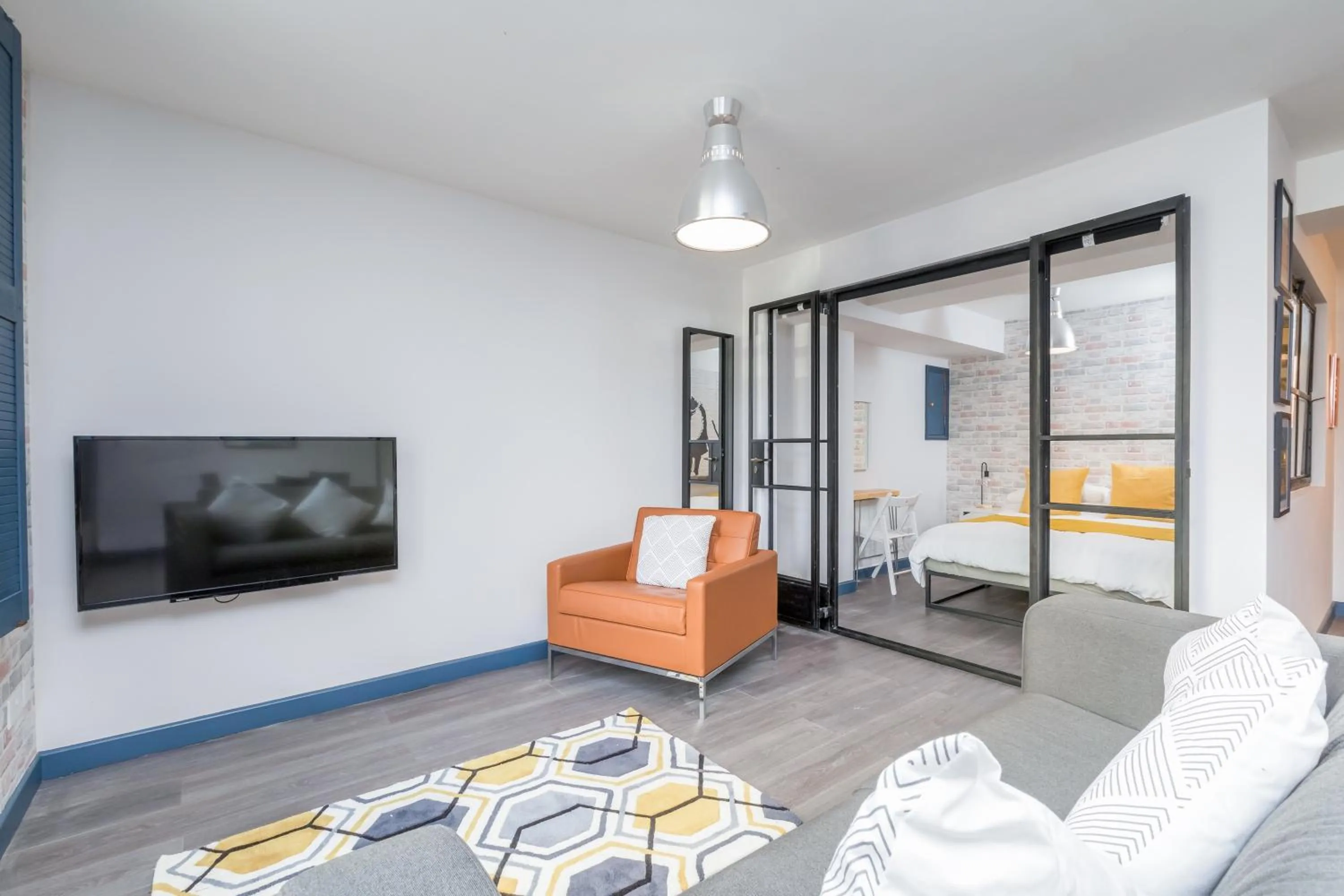 TV and multimedia in The Loft Brighton