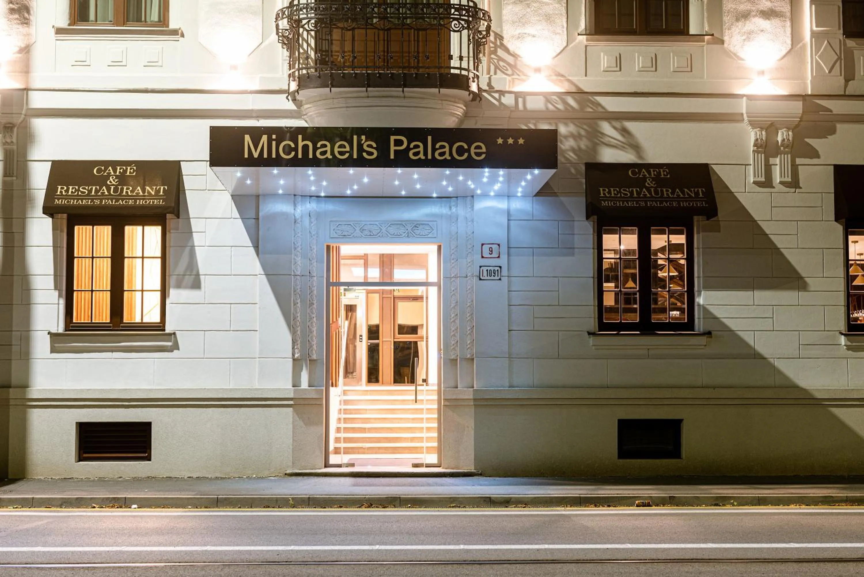 Facade/entrance in Hotel Michael's Palace