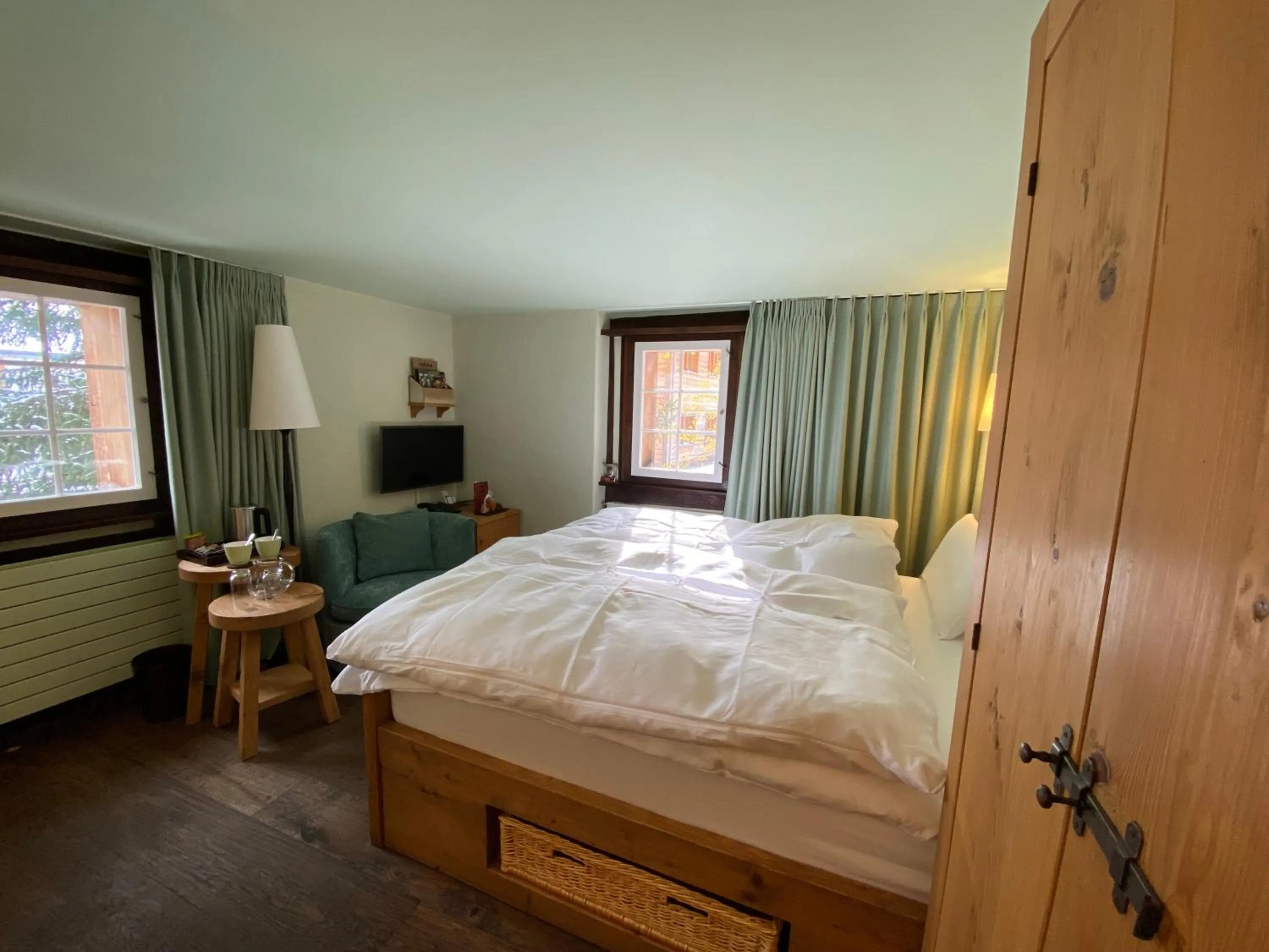 Bedroom, Bed in Maiensässhotel Guarda Val