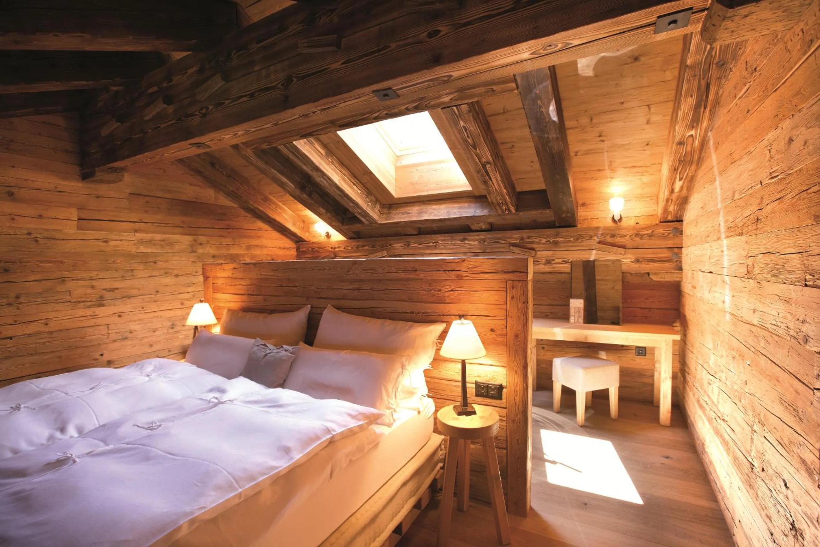 Bedroom, Bed in Maiensässhotel Guarda Val