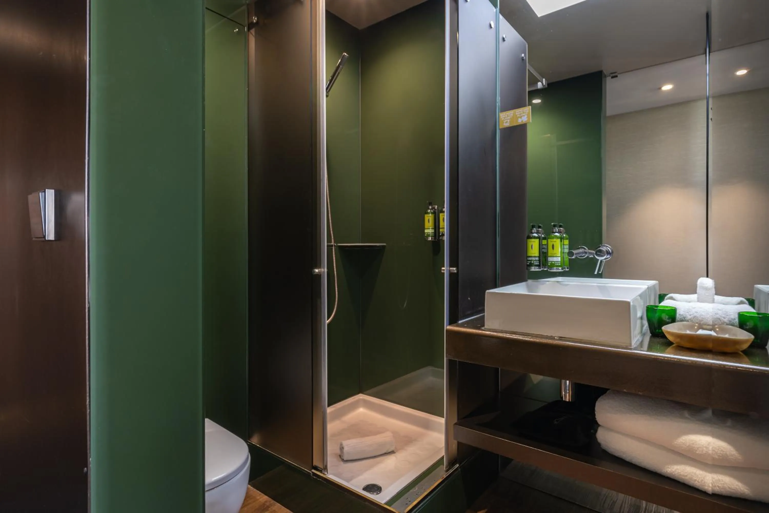 Shower in Figueira by The Beautique Hotels & Spa