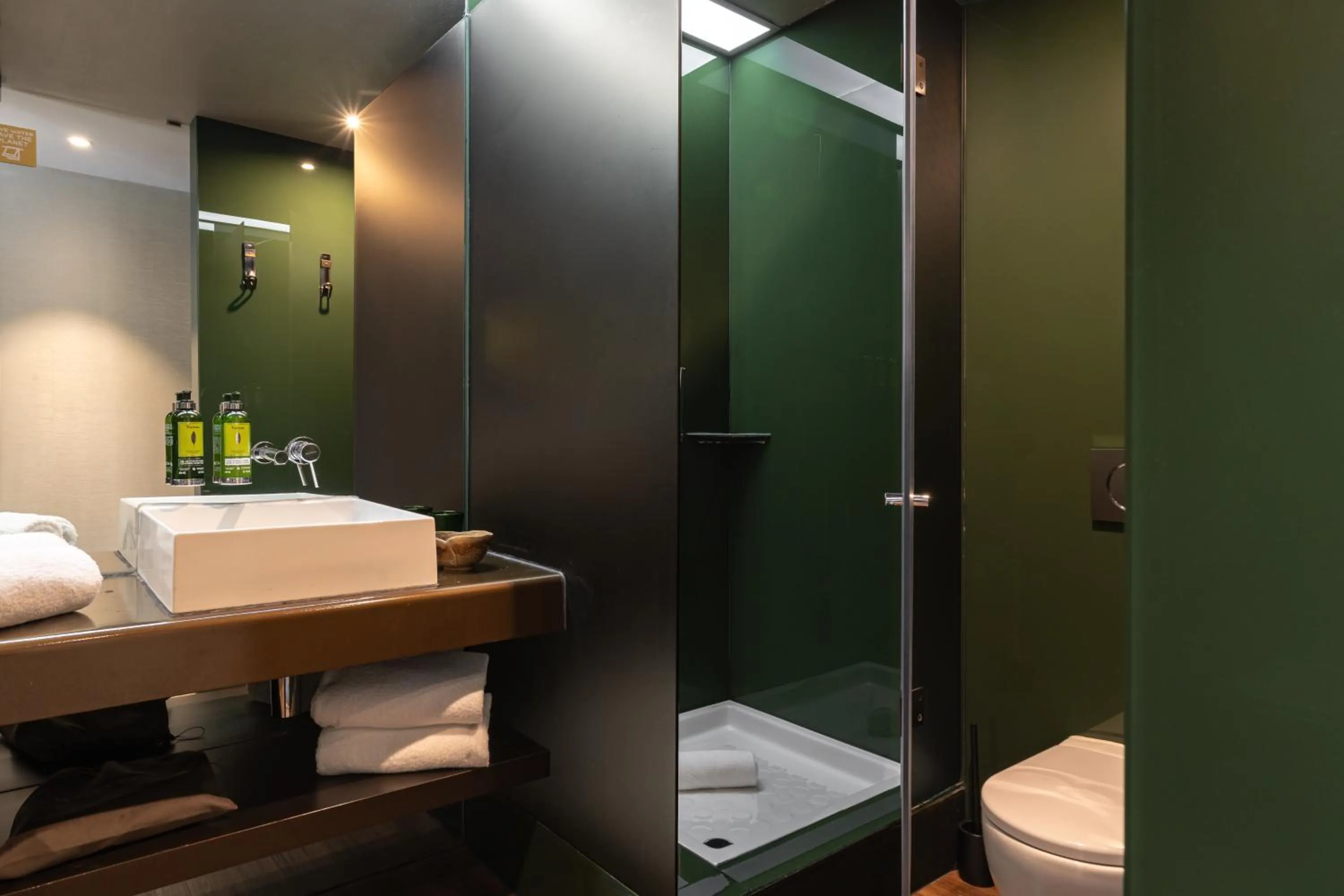 Shower in Figueira by The Beautique Hotels & Spa