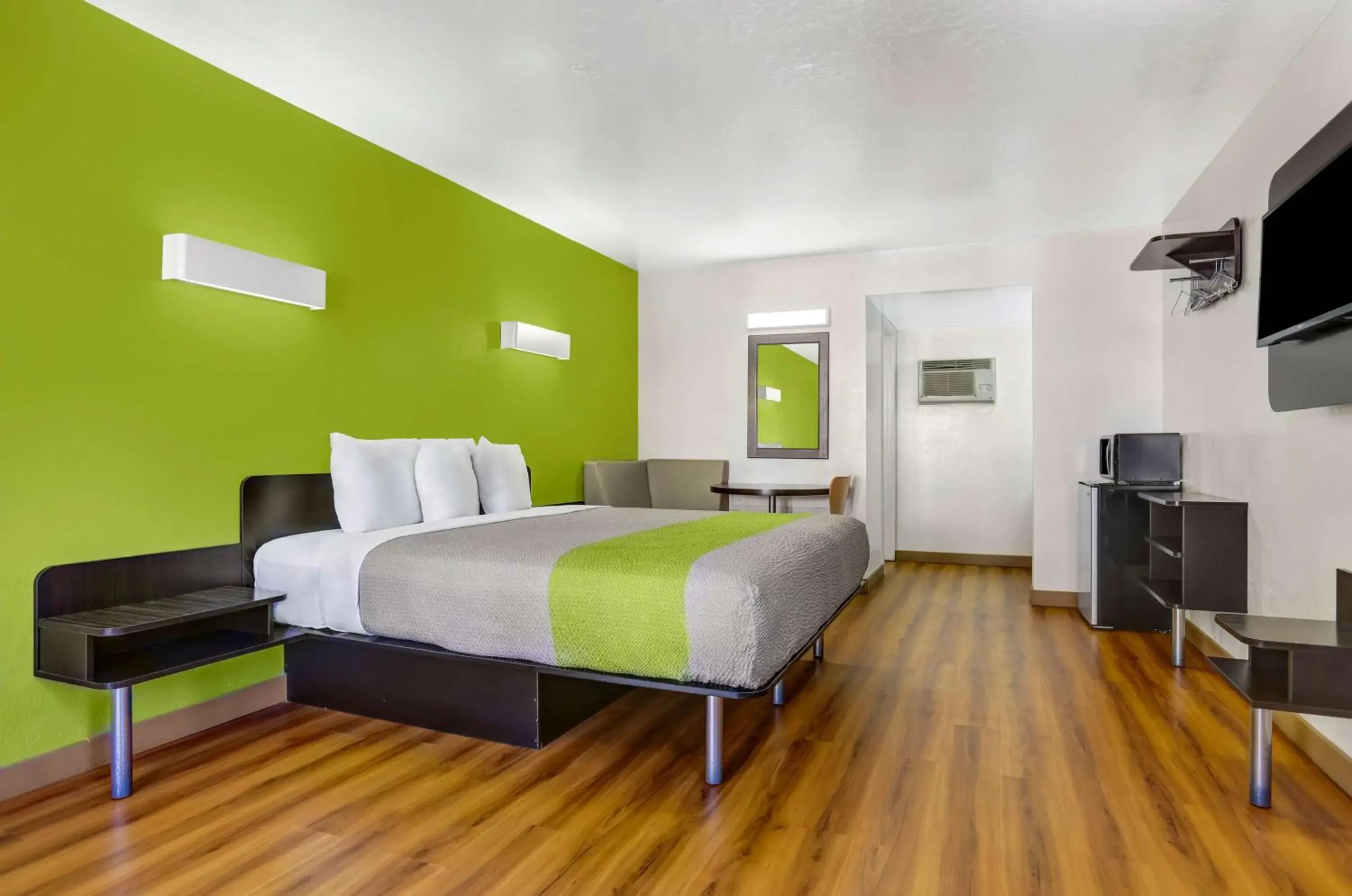 Queen Room - Non-Smoking in Motel 6-Payson, AZ Queen Room - Non-Smoking in Motel 6-Payson, AZ