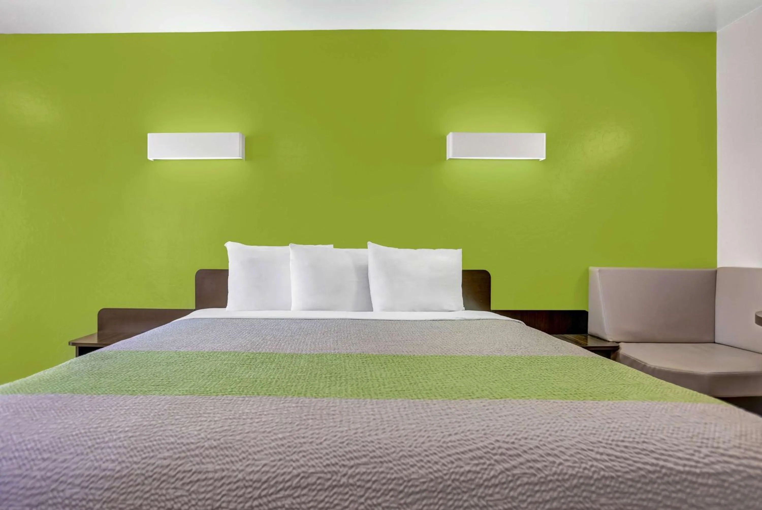 Photo of the whole room, Bed in Motel 6-Payson, AZ