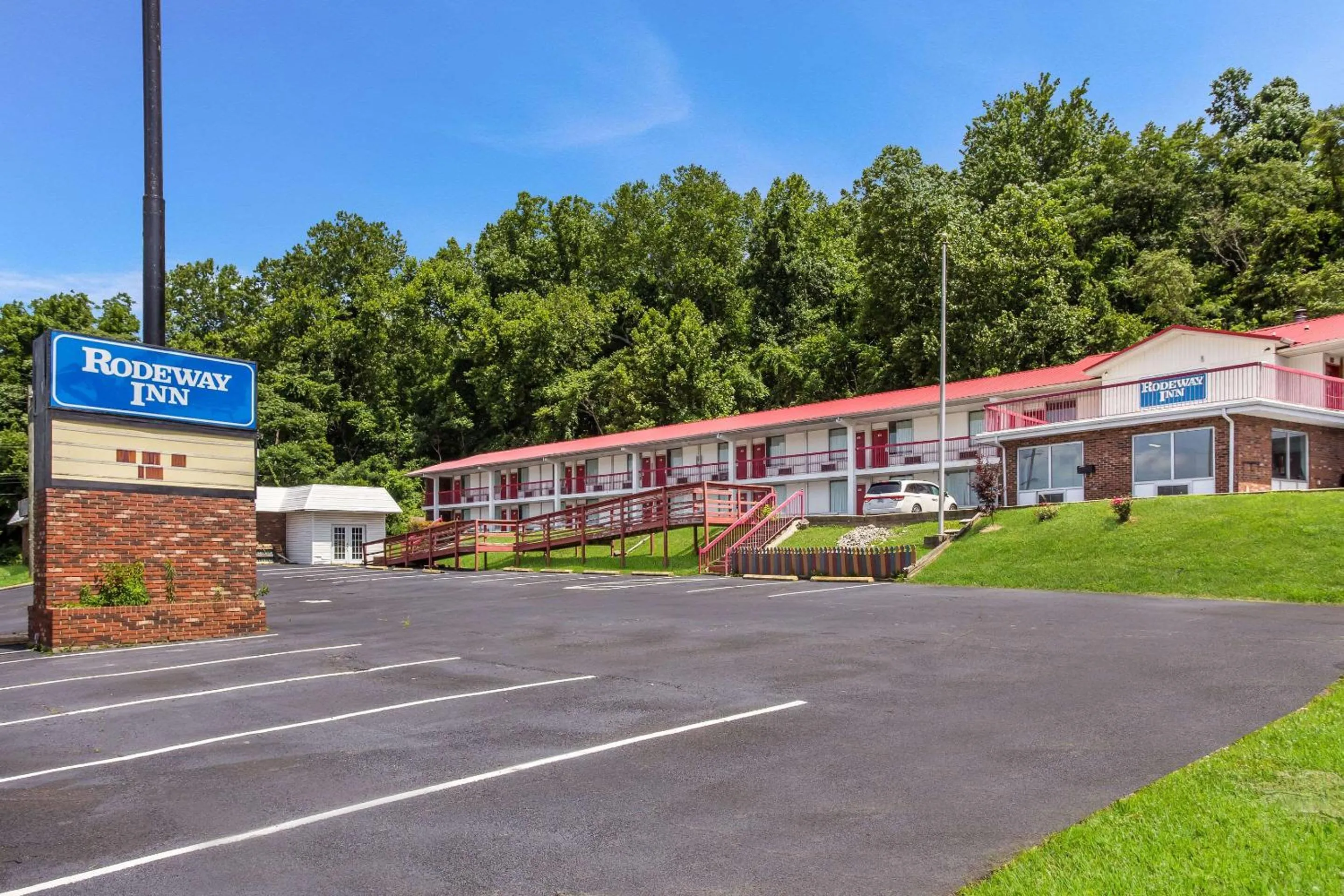 Property building in Rodeway Inn South Point