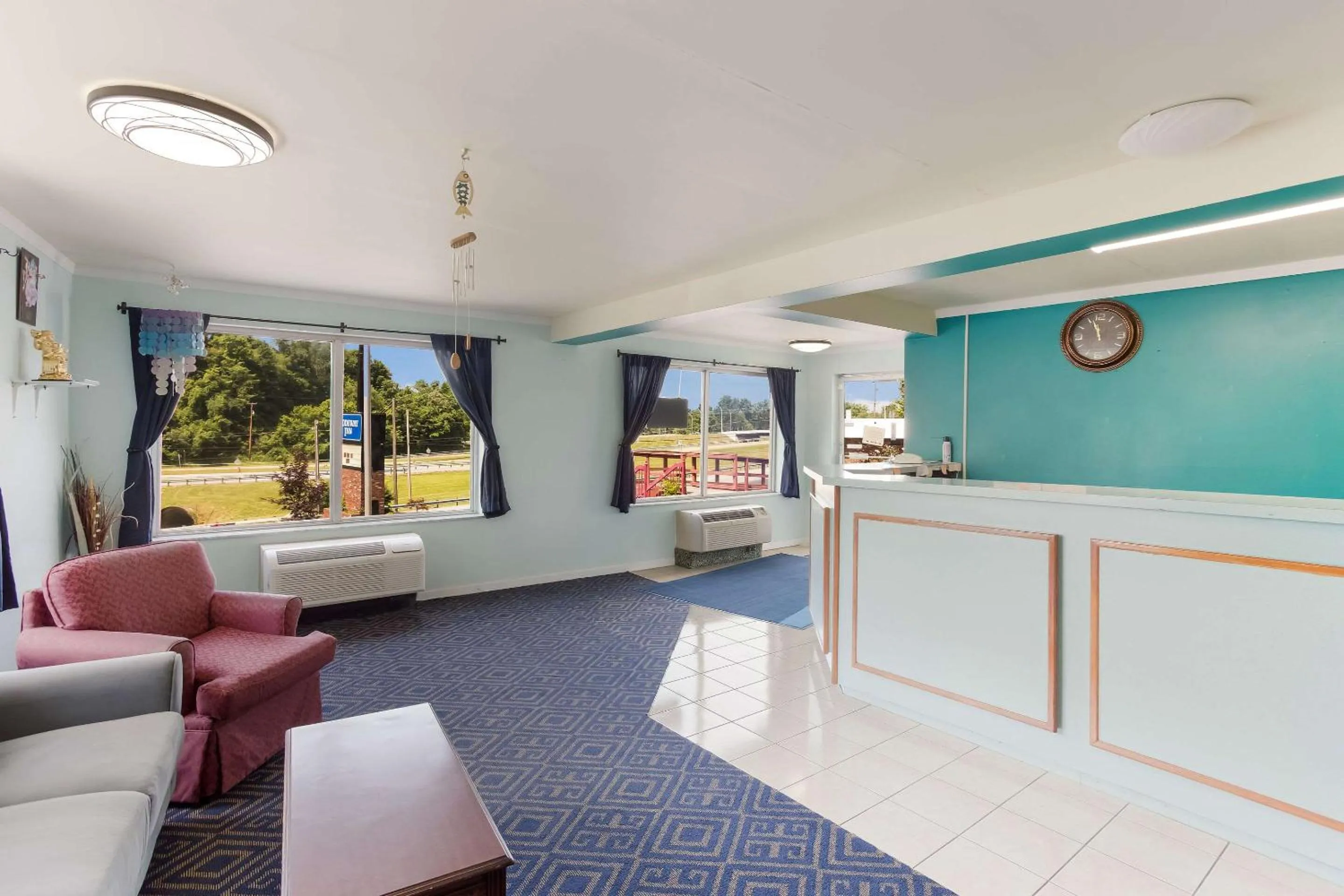 Lobby or reception in Rodeway Inn South Point