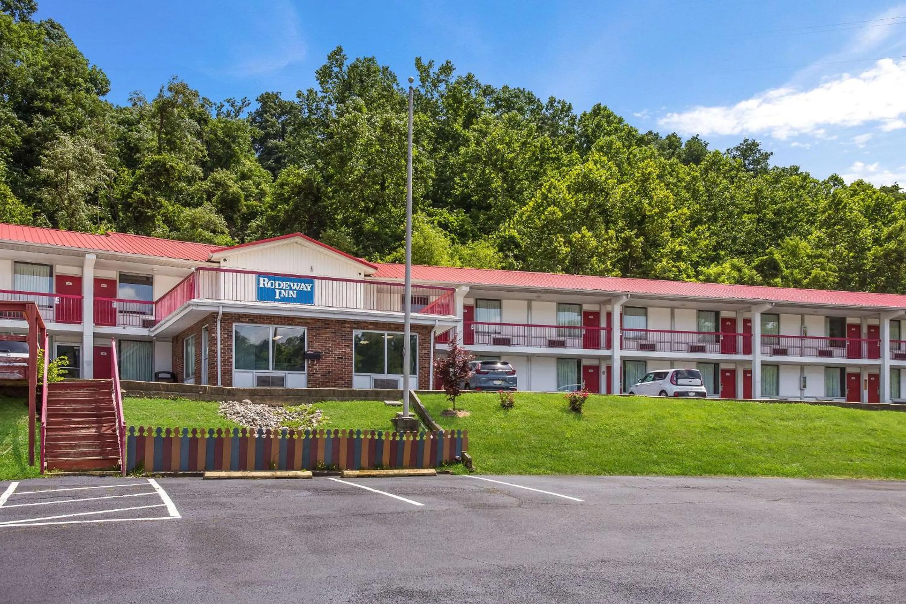 Property building in Rodeway Inn South Point