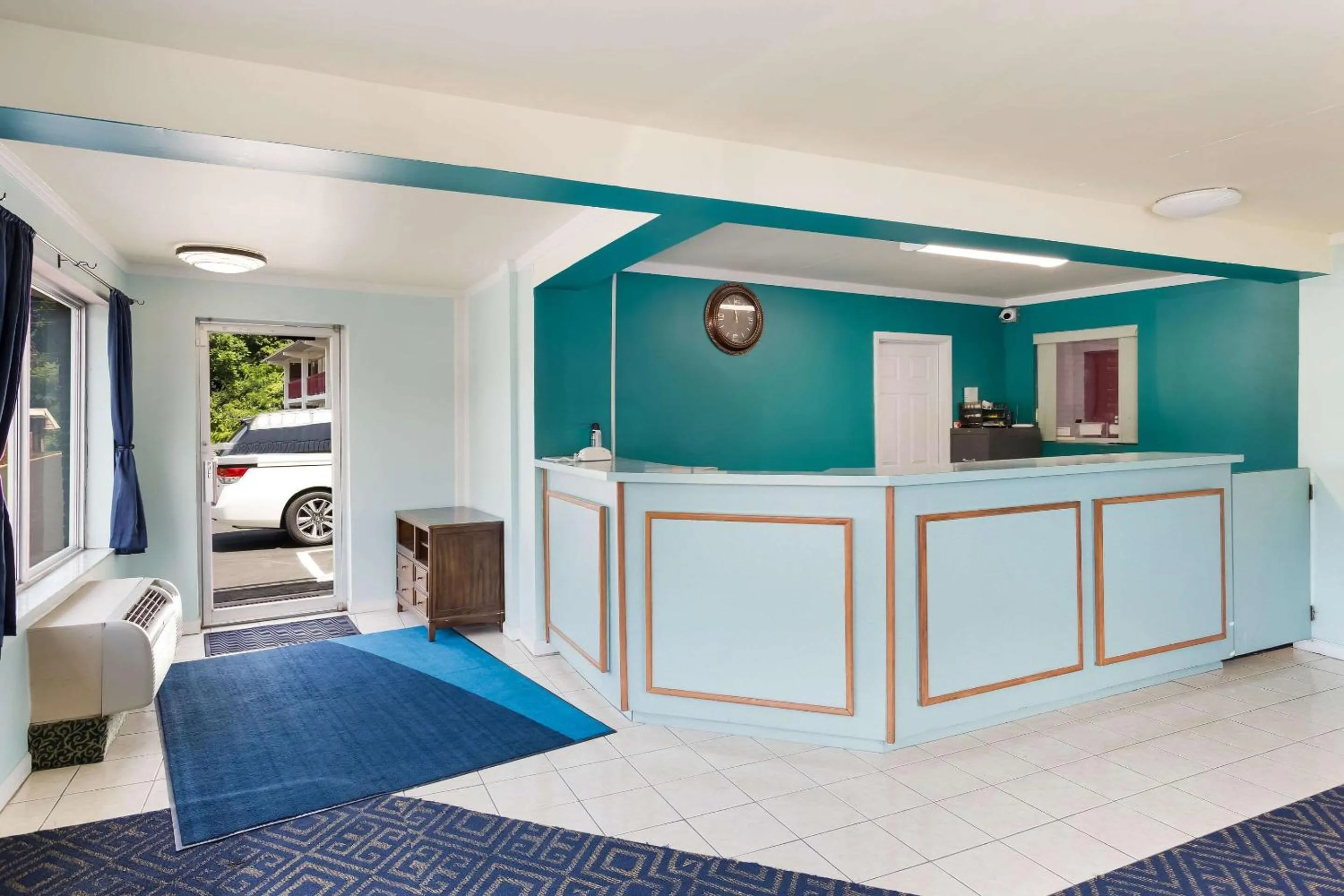 Lobby or reception in Rodeway Inn South Point