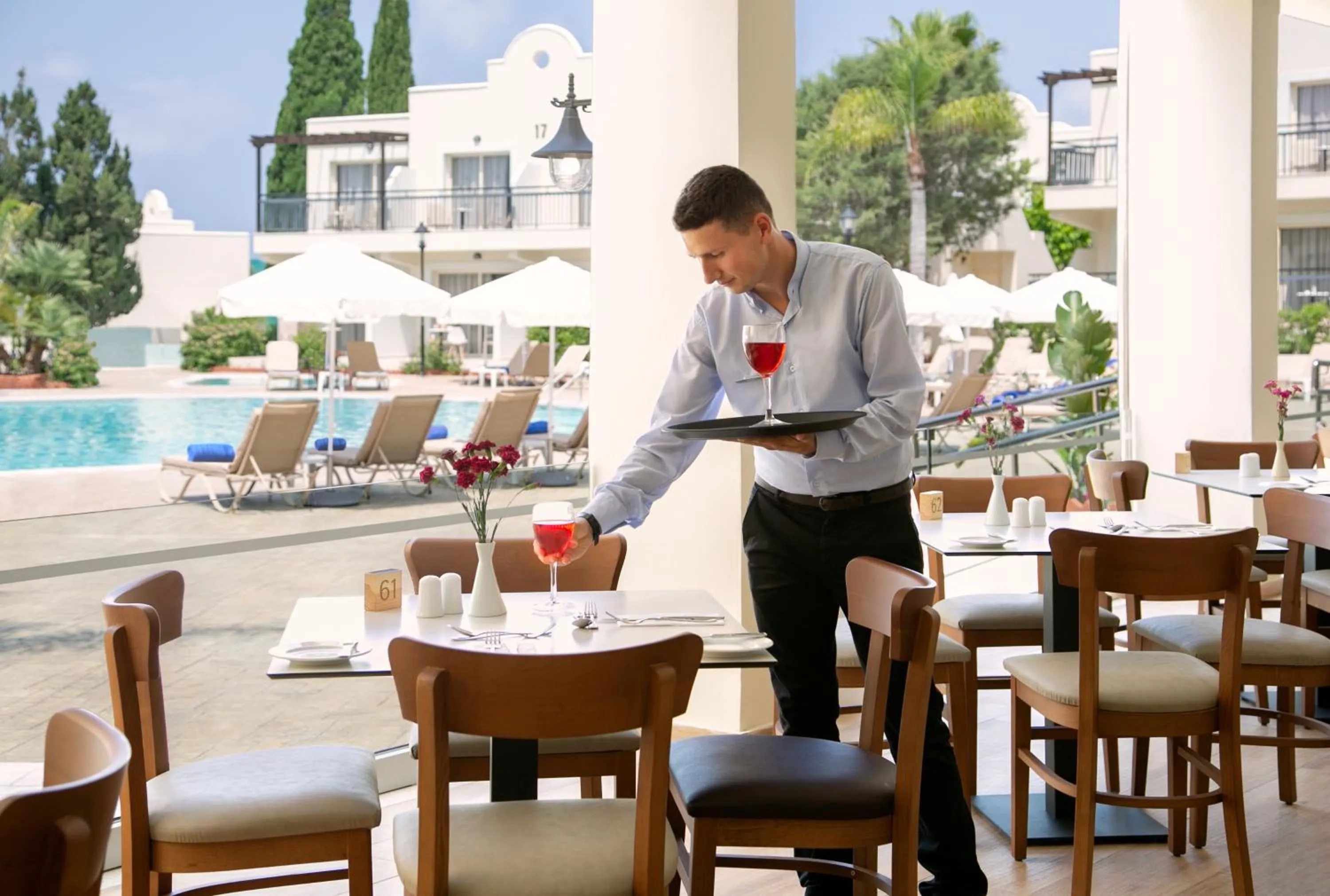 Restaurant/places to eat in Louis Paphos Breeze