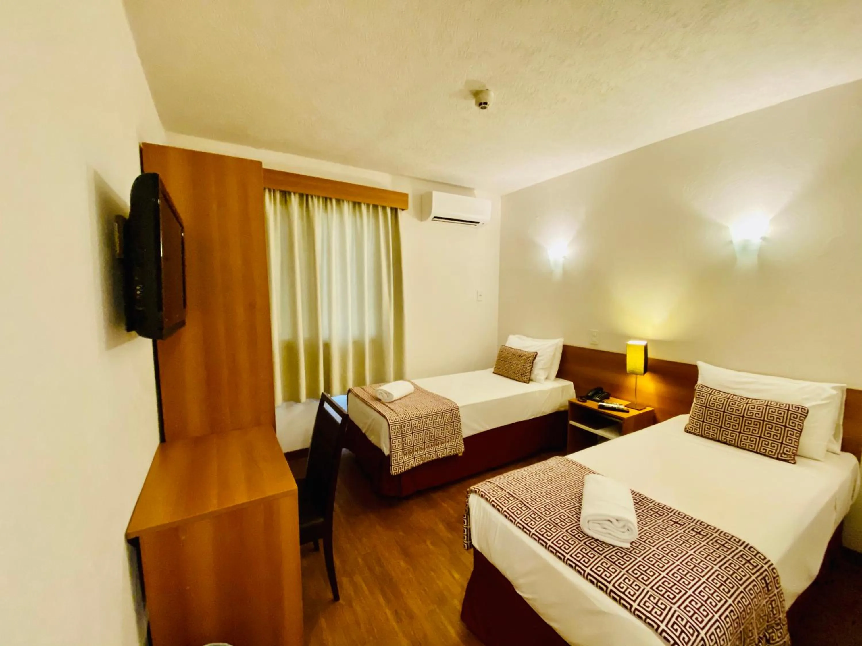 Photo of the whole room, Bed in Lummina Barueri Alphaville