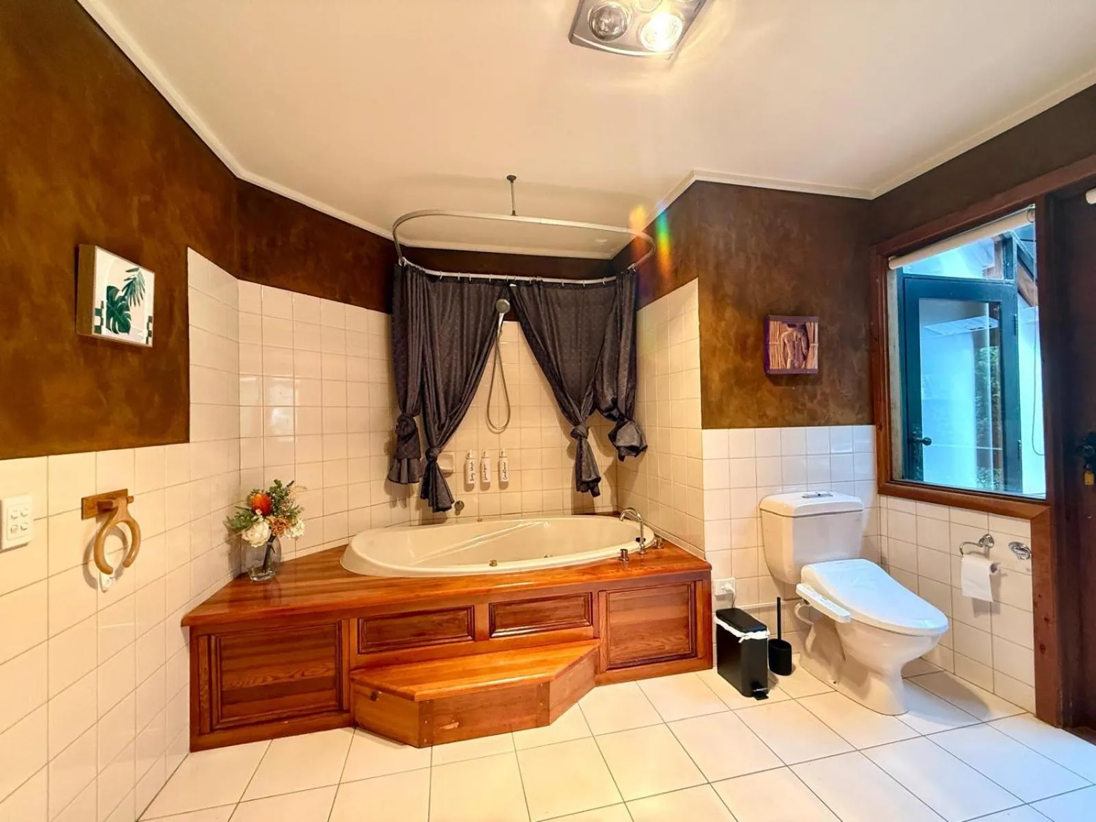 Toilet in Forget Me Not Cottages