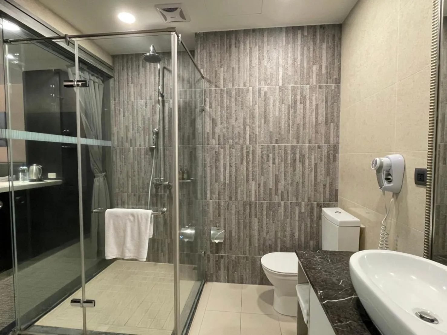 Shower in Hotel Geight Taipei