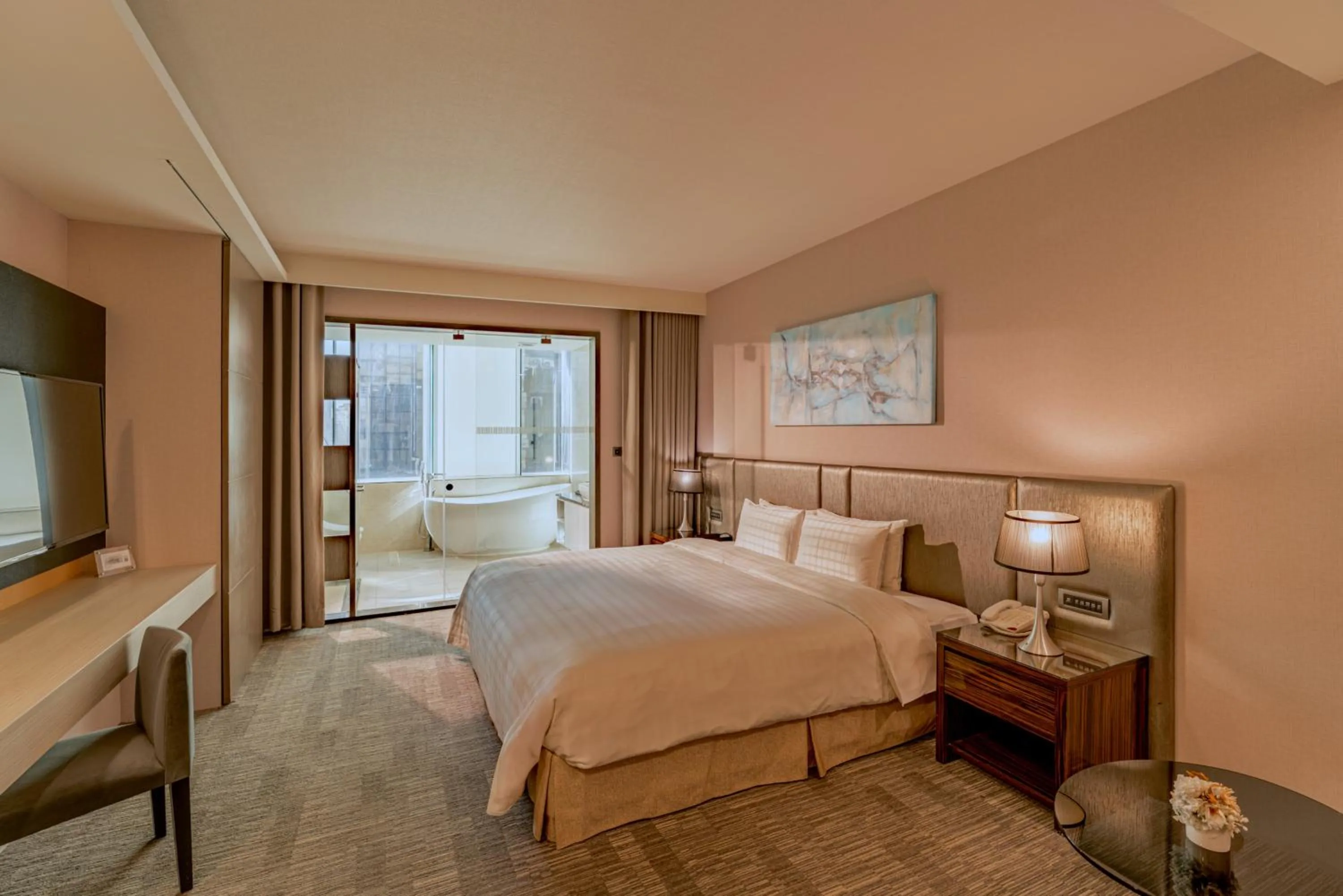 Bathroom, Bed in Hotel Geight Taipei