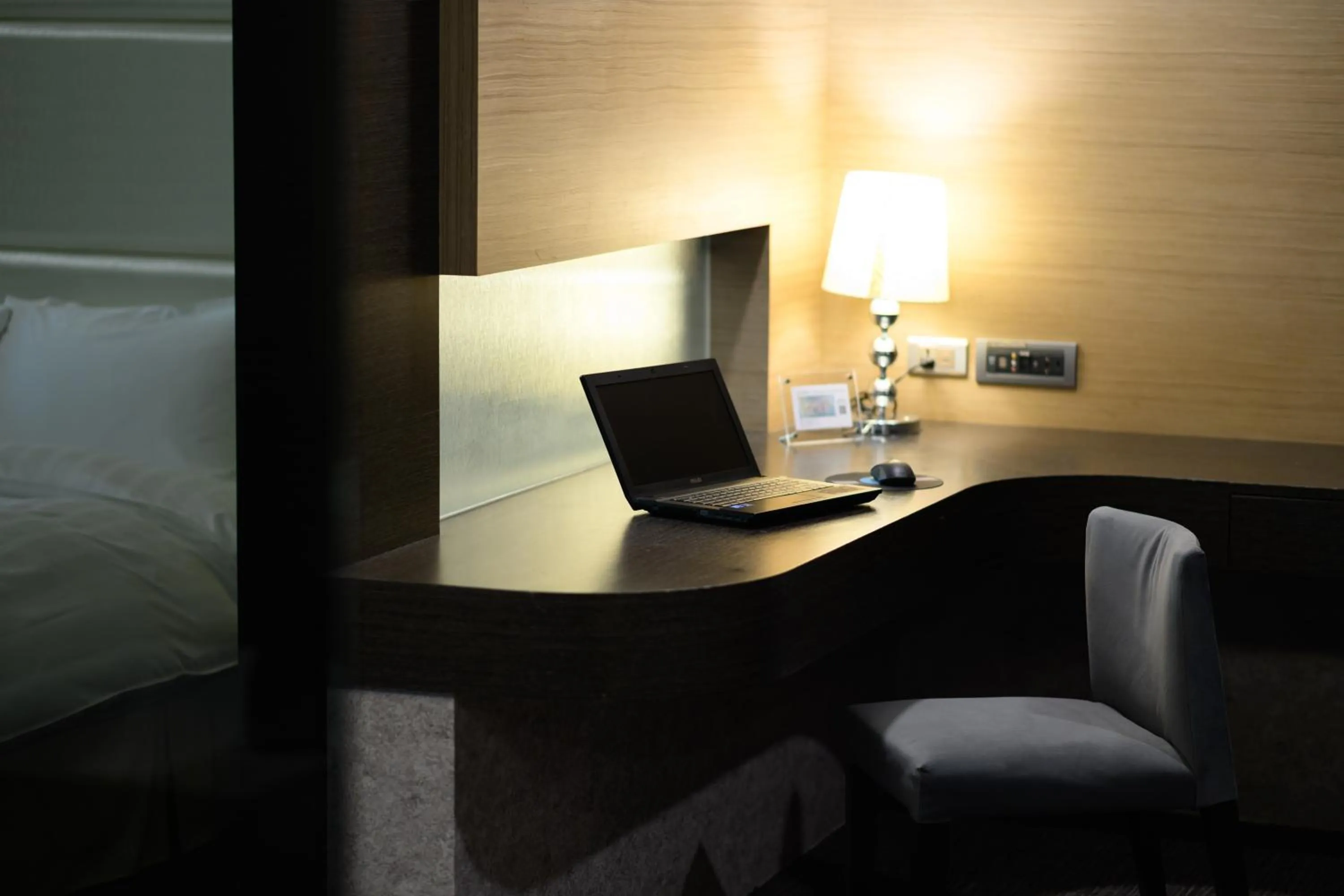 Seating area, Bed in Hotel Geight Taipei