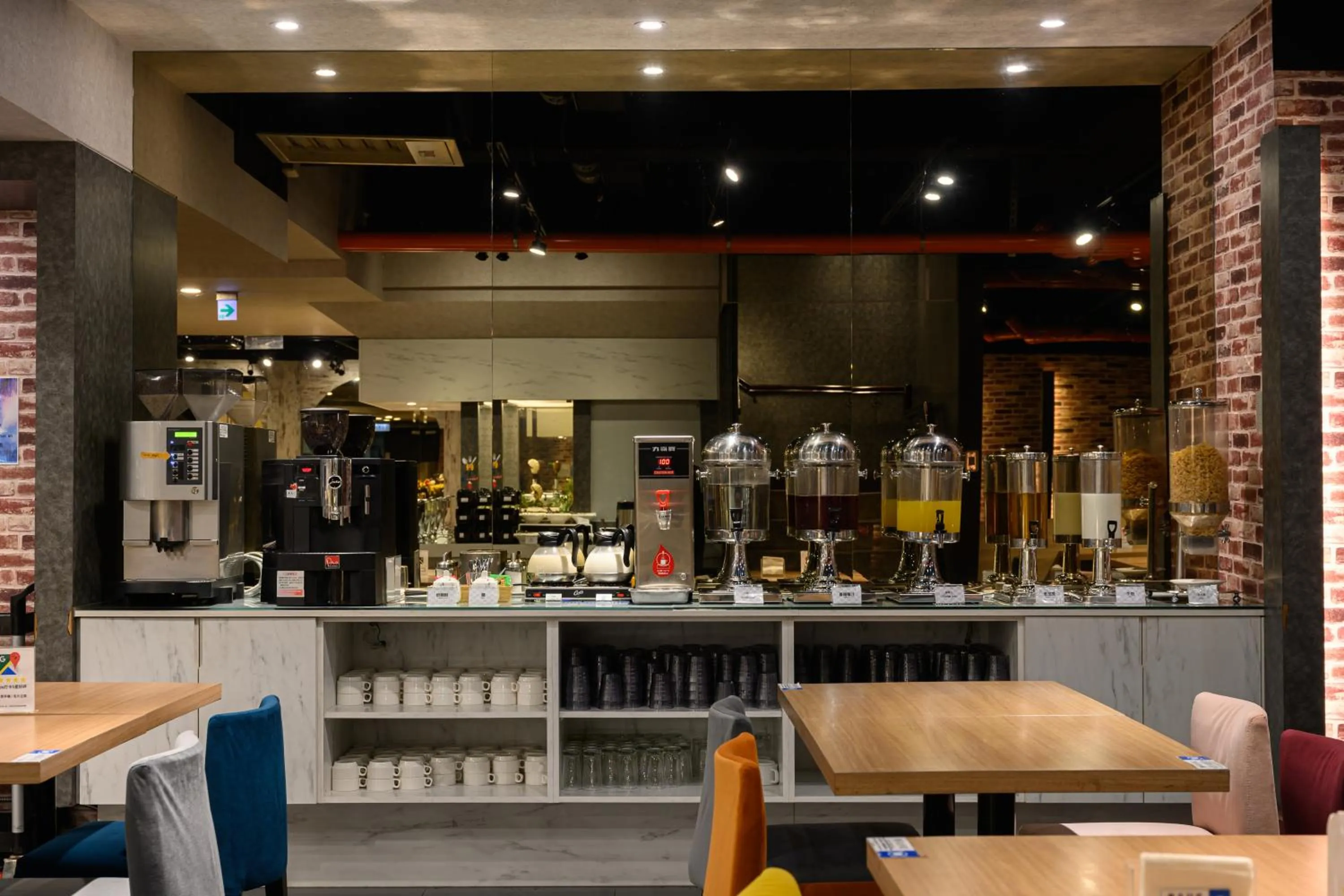 Restaurant/places to eat in Hotel Geight Taipei