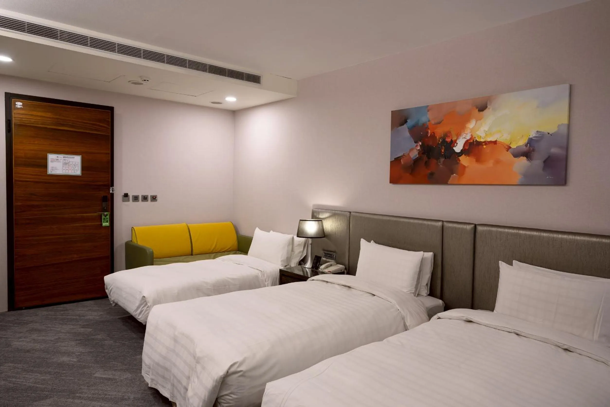 Photo of the whole room, Bed in Hotel Geight Taipei