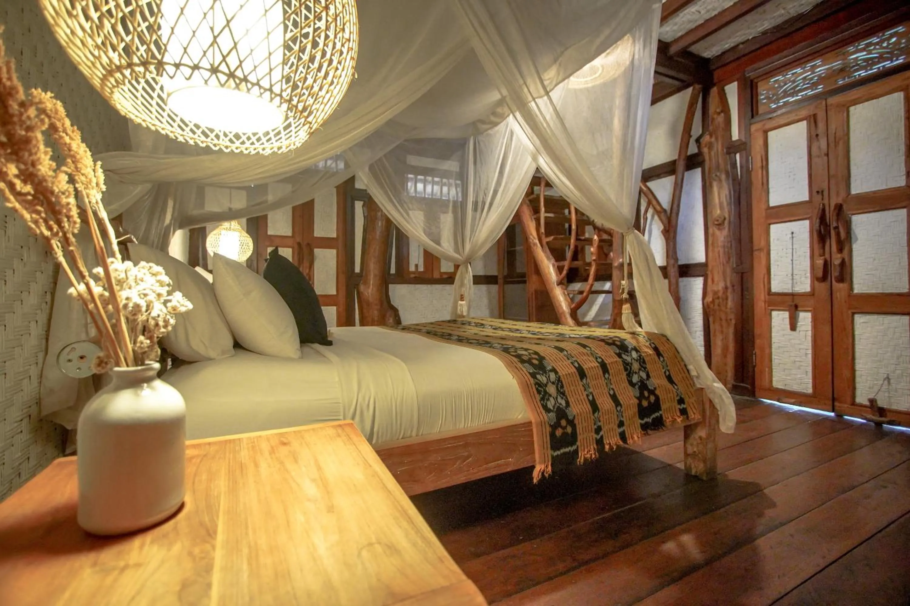 Property building, Bed in The Calmtree Bungalows
