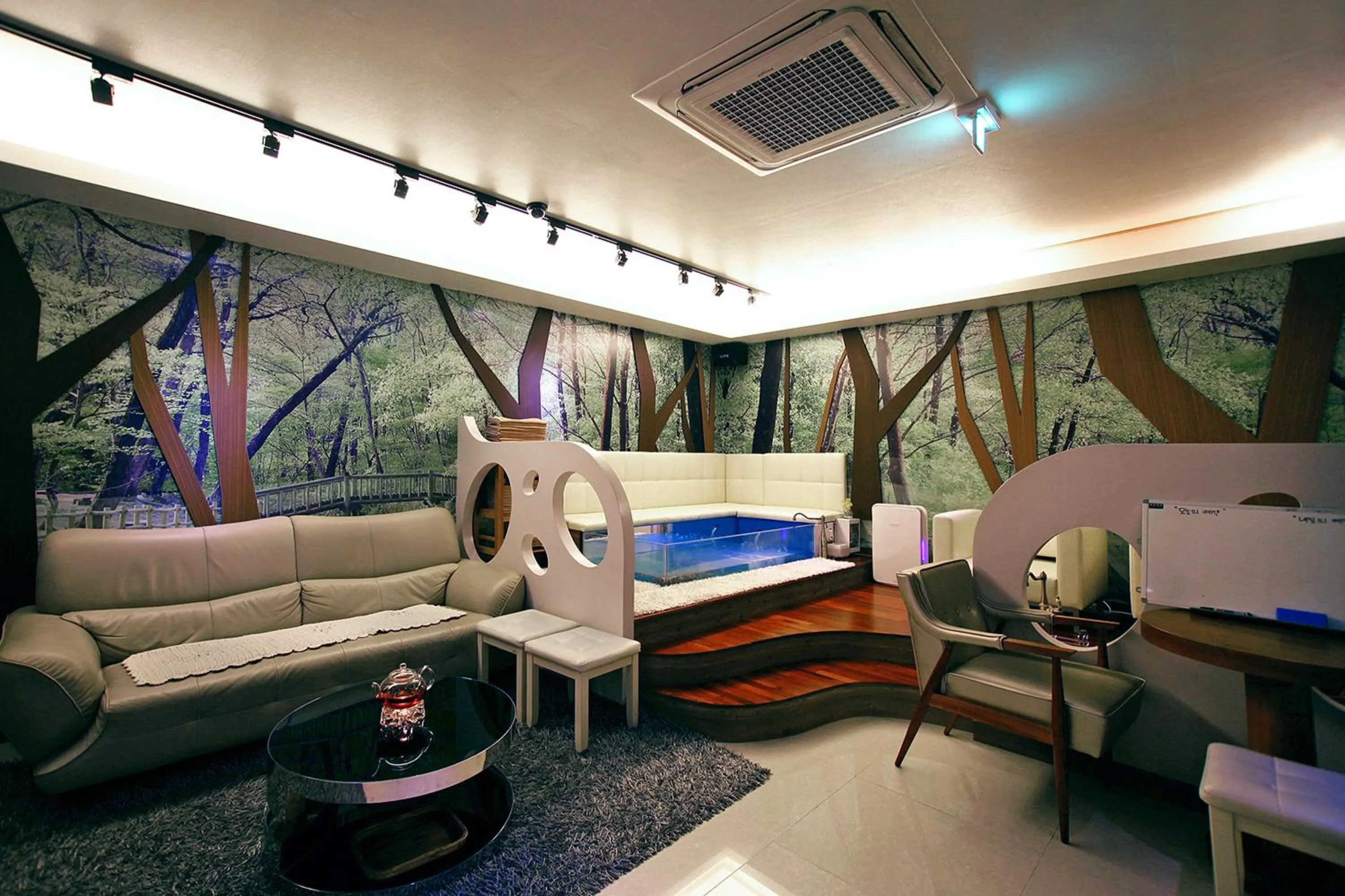 Lounge or bar, Bed in Towerhill Hotel