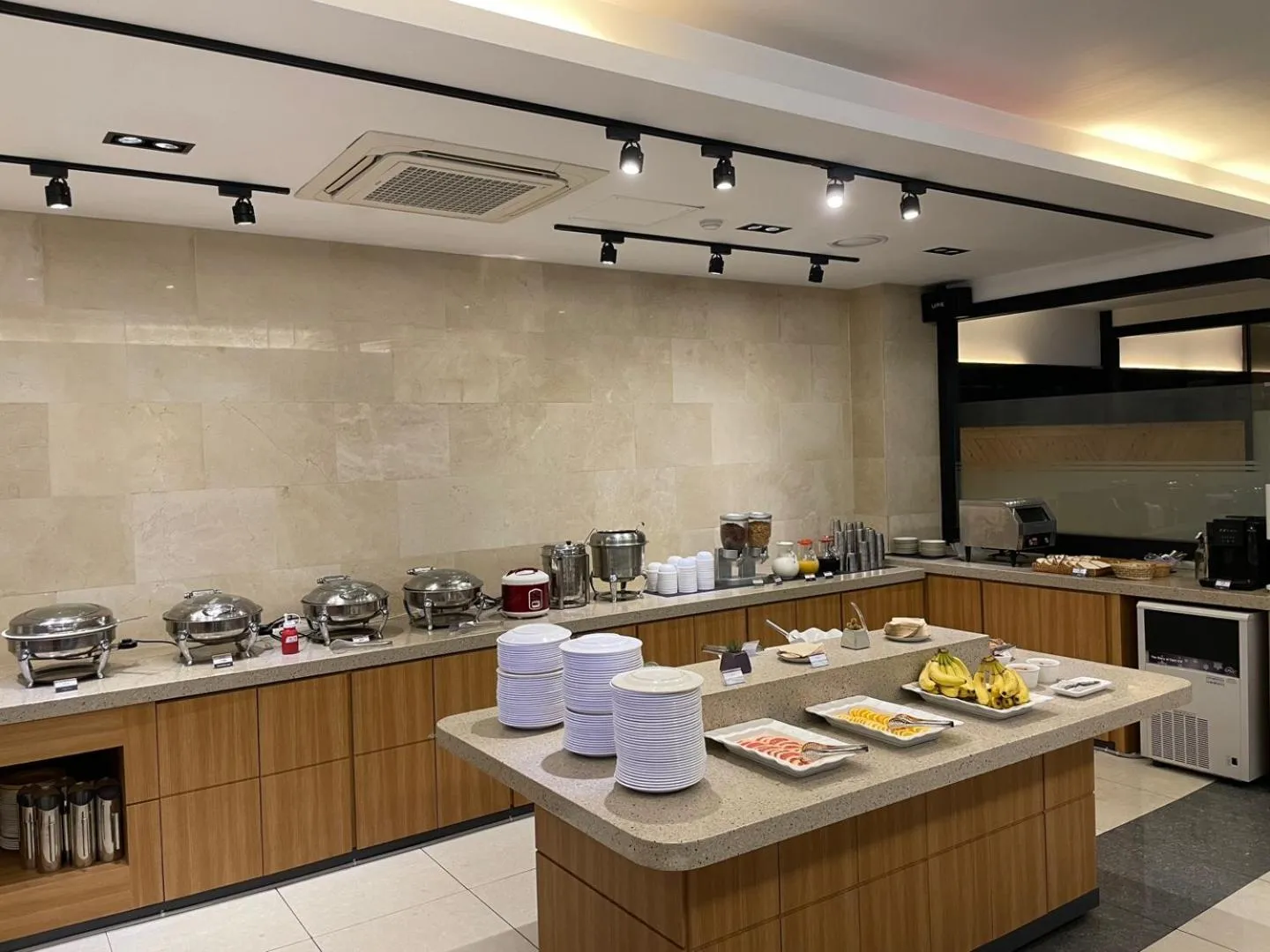 Breakfast in Towerhill Hotel