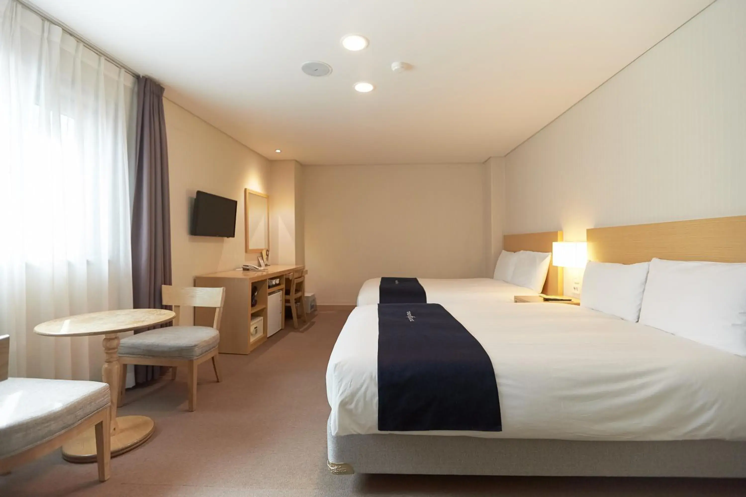 Deluxe Family Twin Room in Towerhill Hotel Deluxe Family Twin Room in Towerhill Hotel