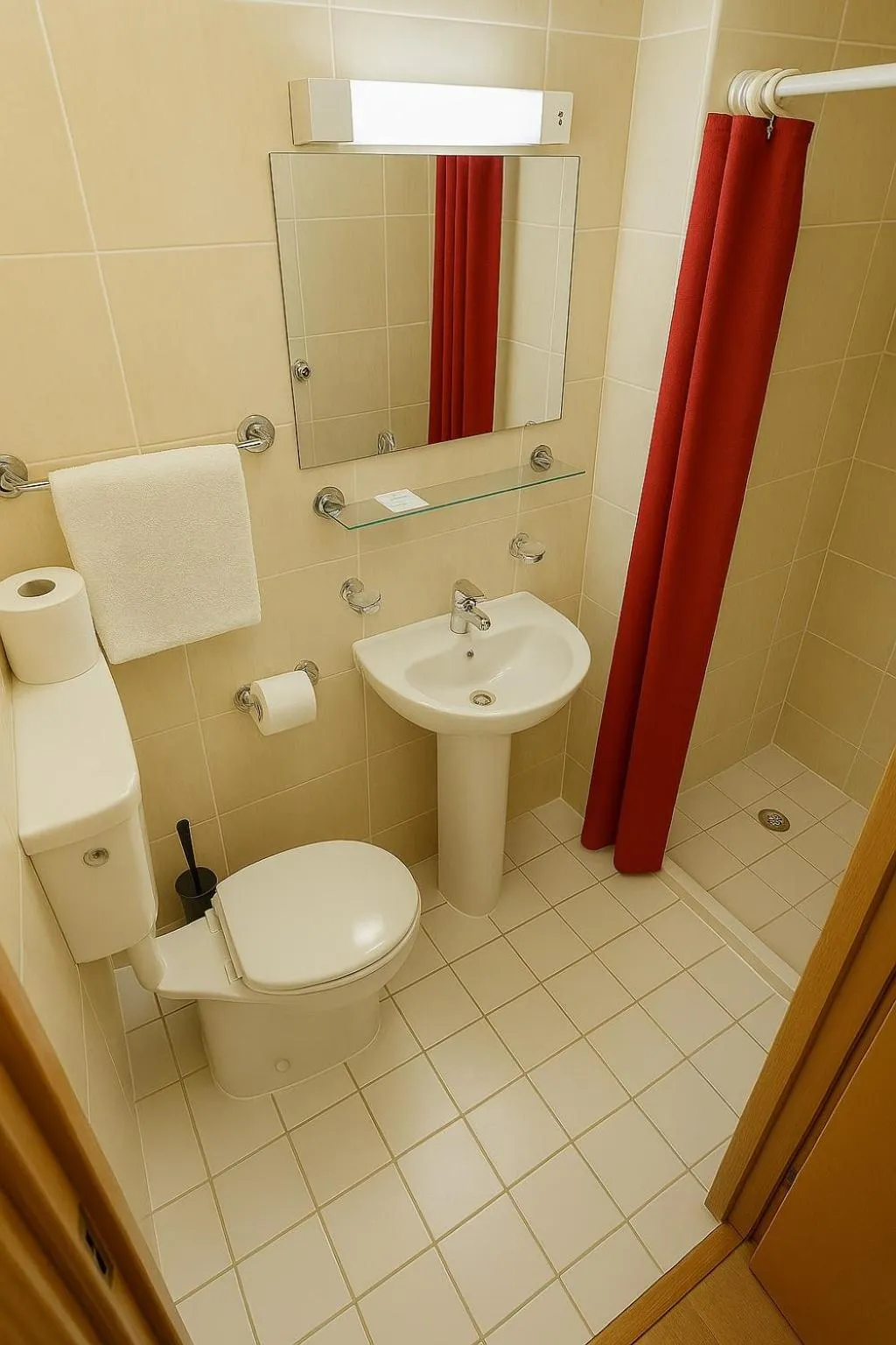 Bathroom in Elmwood Hotel