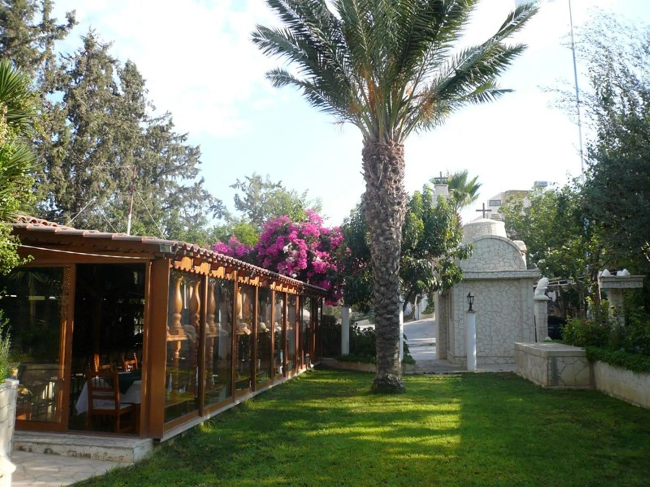 Restaurant/places to eat in Greenfields Country Club