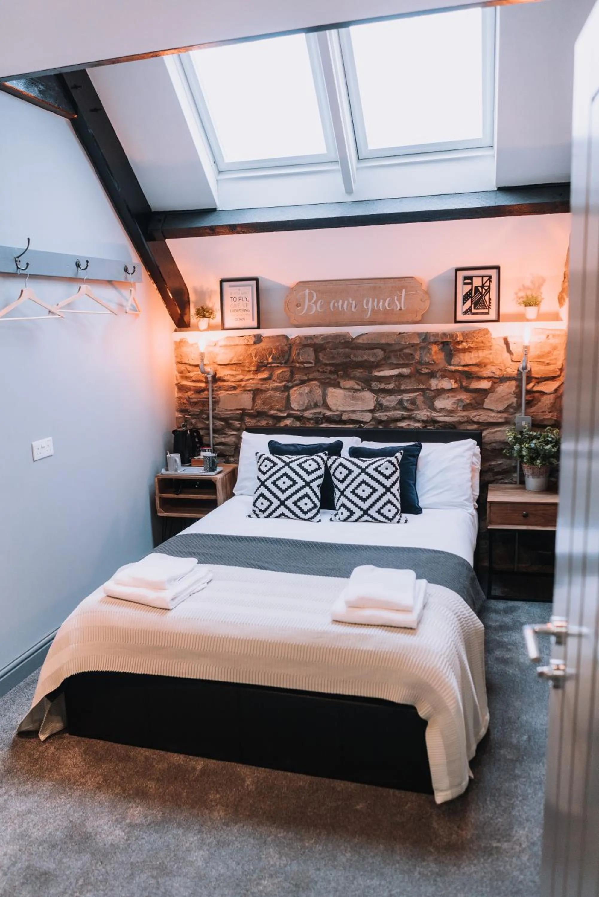 Bed in Sgwd Gwladys Lodge