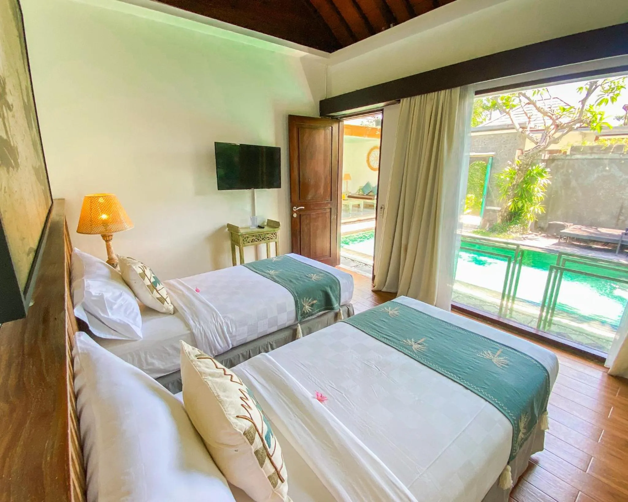 Bed in New Pondok Sara Villas