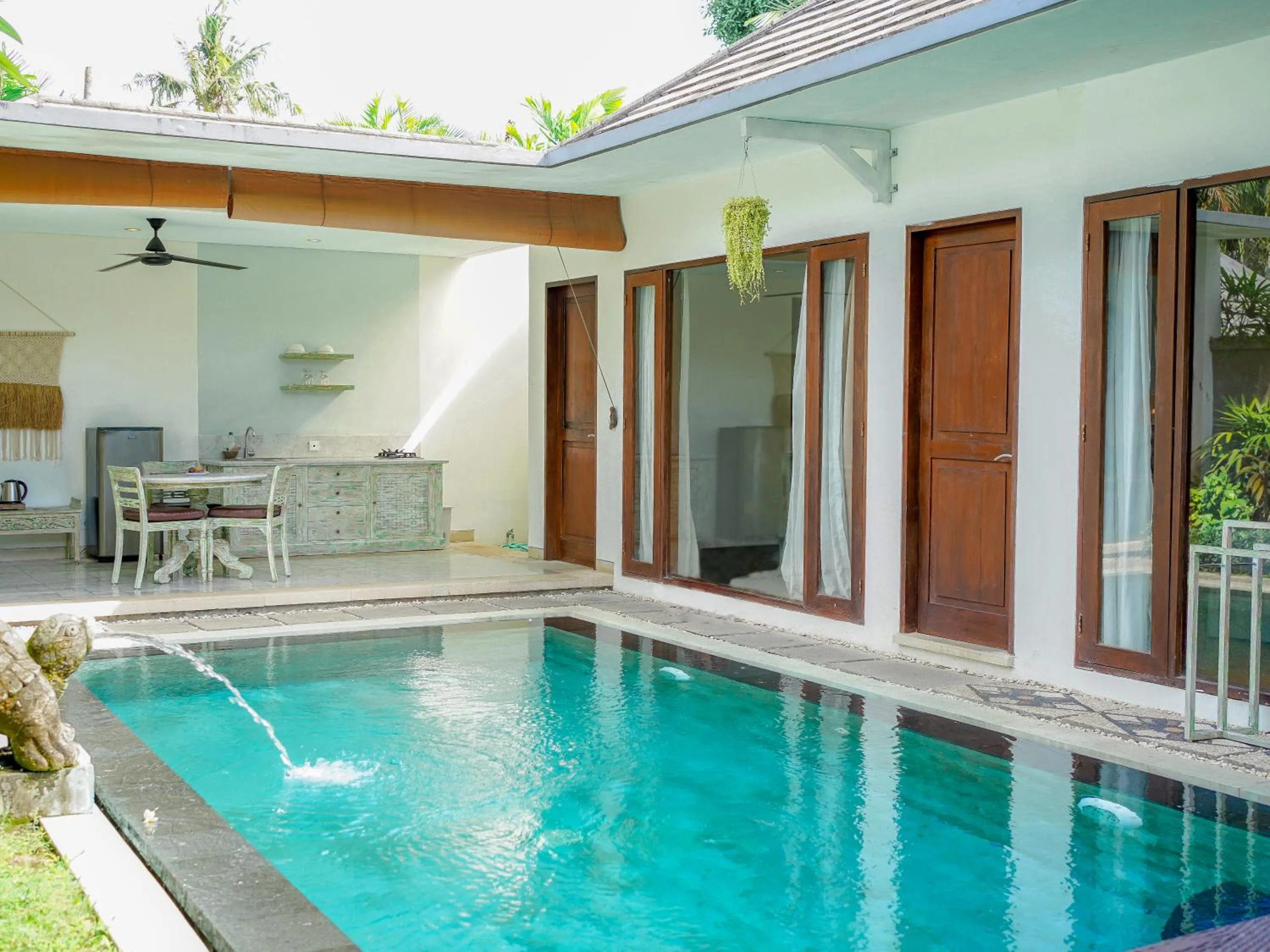 Swimming pool in New Pondok Sara Villas