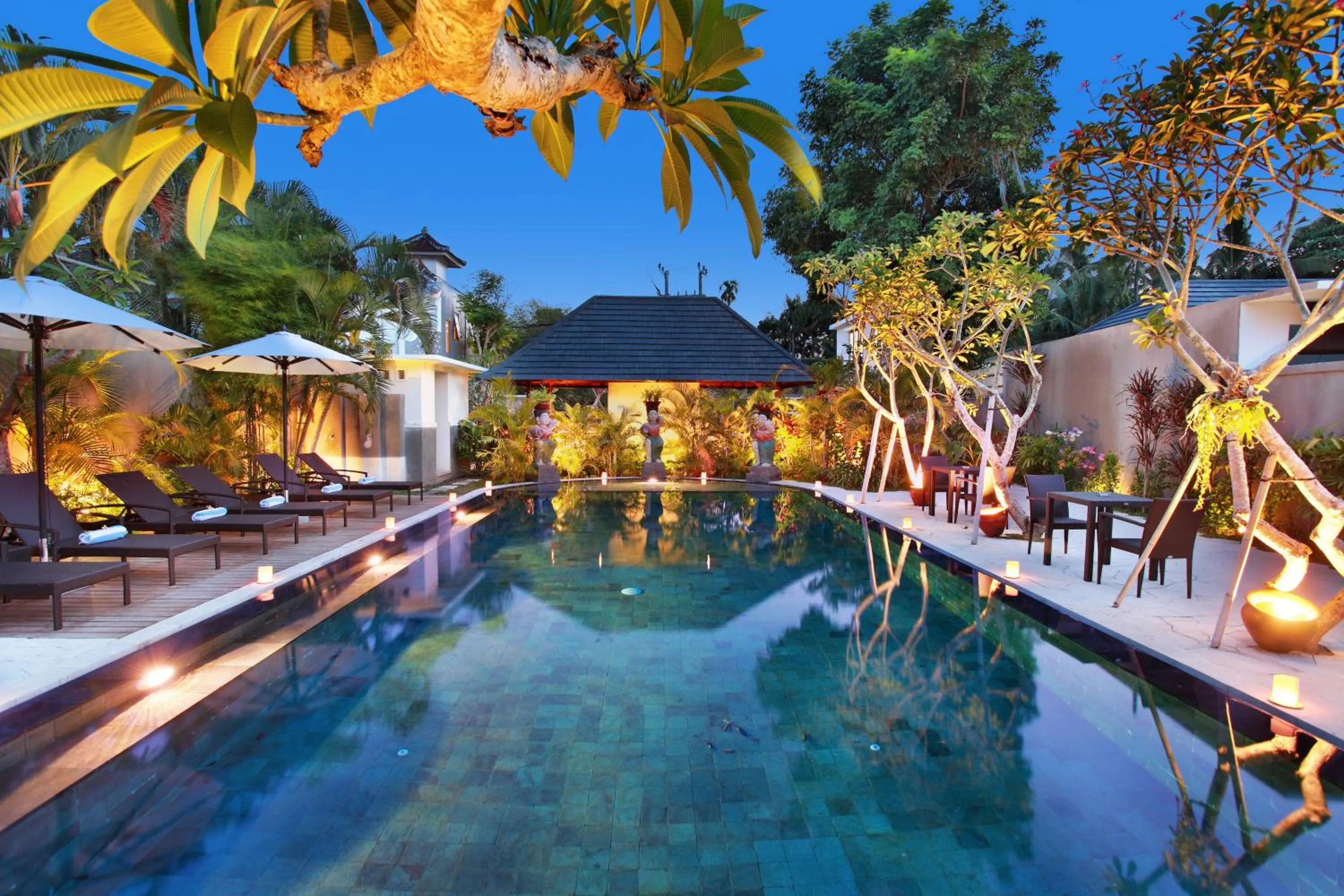 Swimming pool in New Pondok Sara Villas