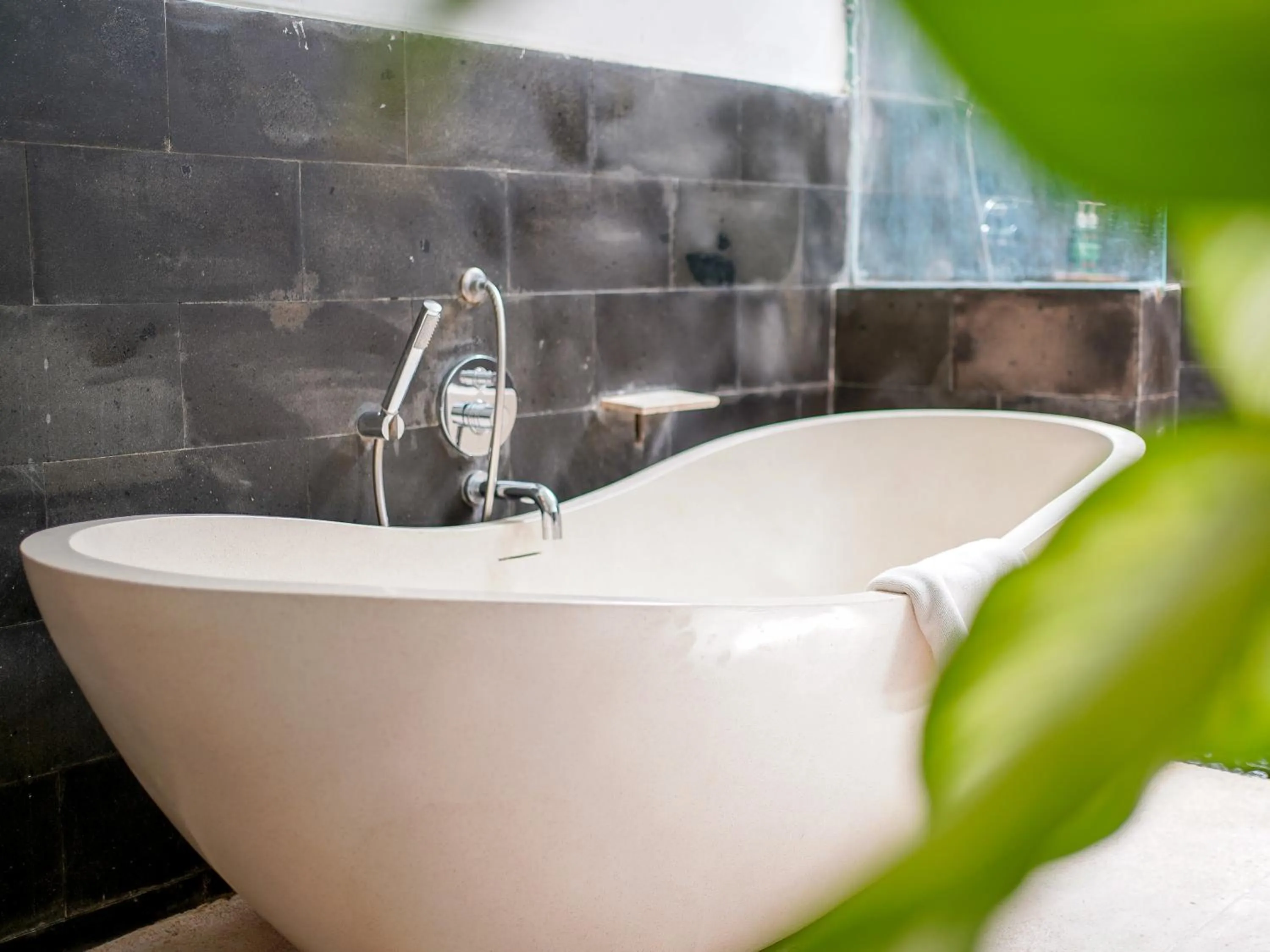 Bath in New Pondok Sara Villas