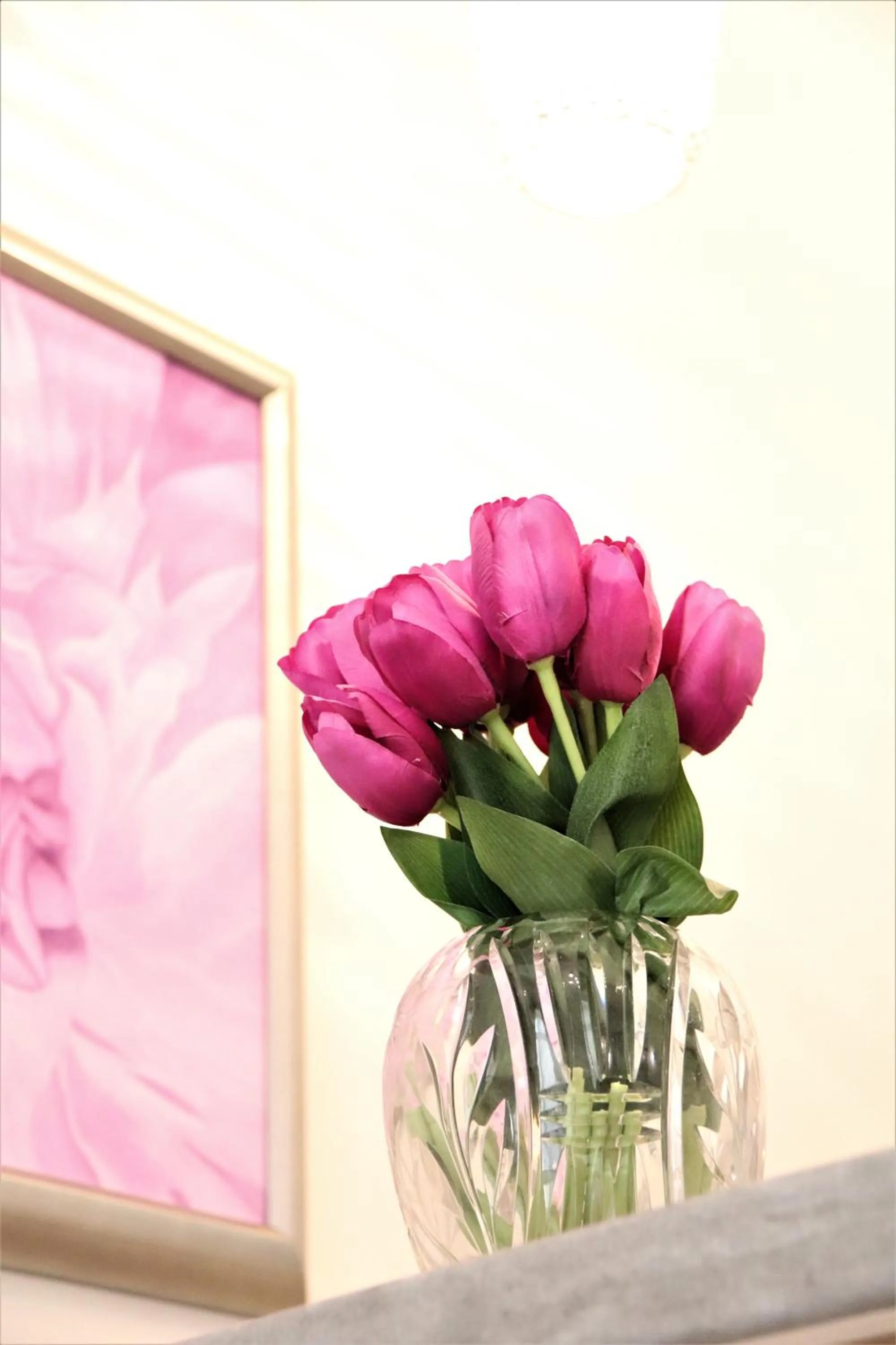 Decorative detail in Flowers apartments