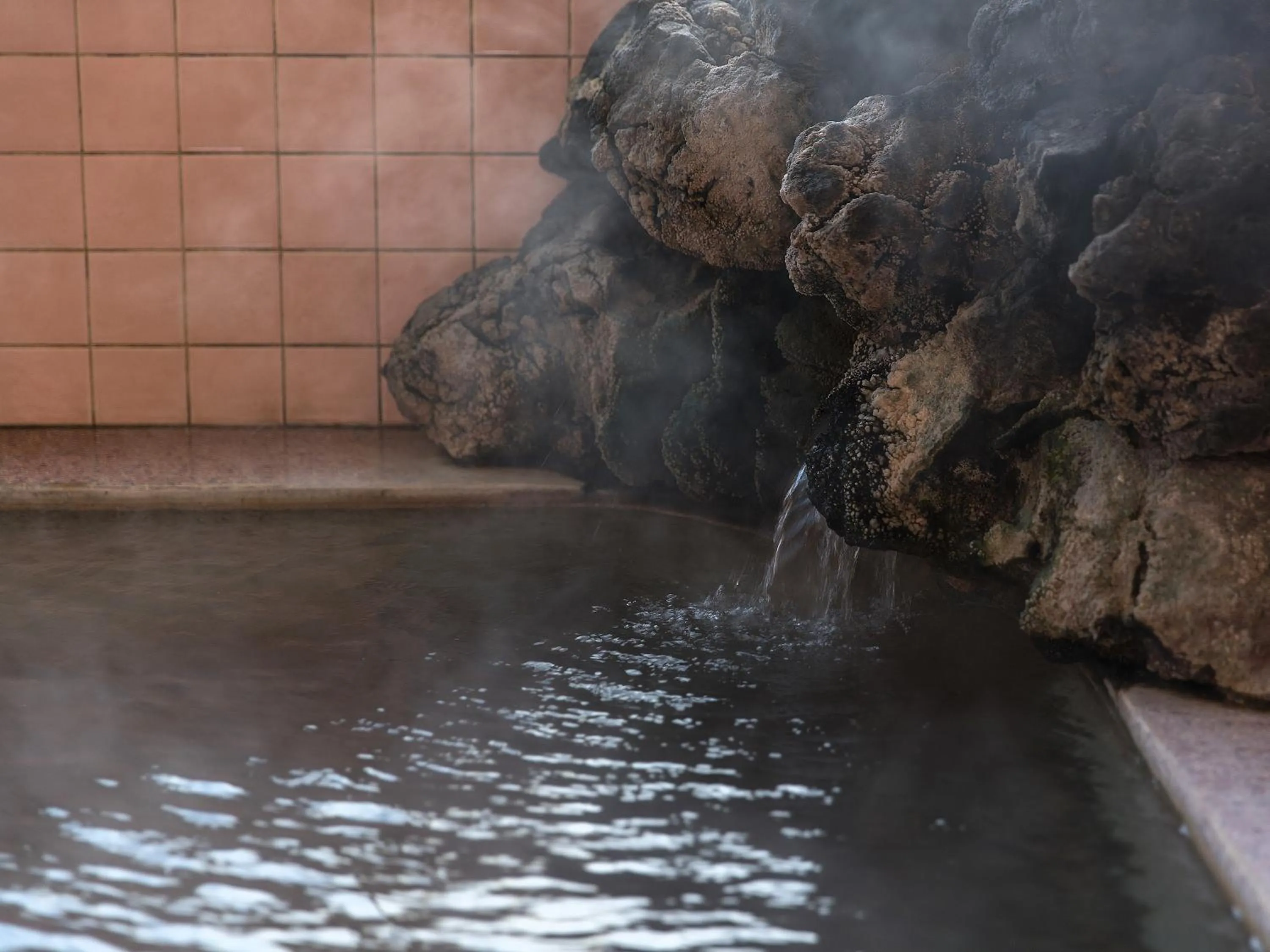 Hot Spring Bath in Yunoyado Mochizuki