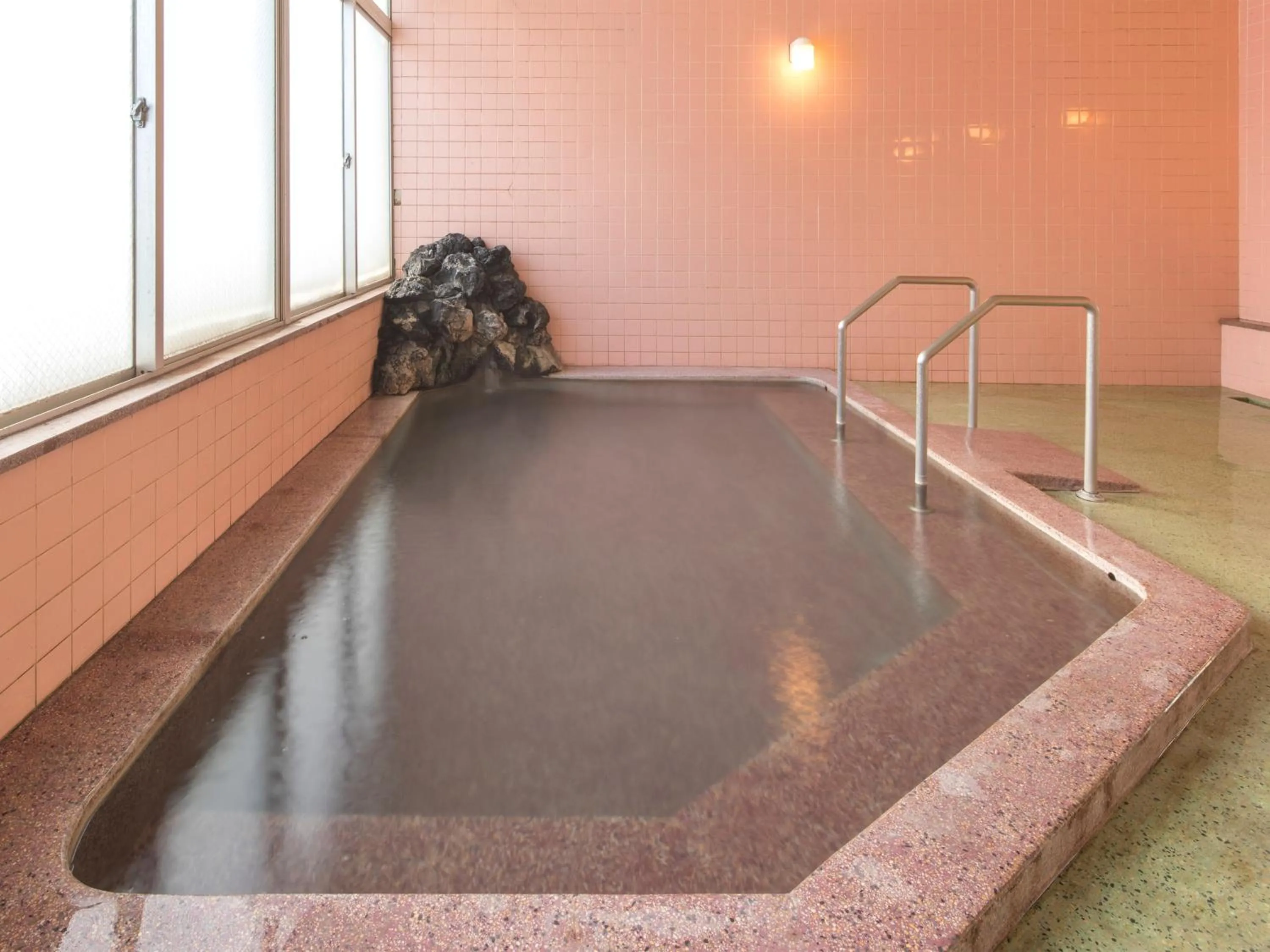 Hot Spring Bath in Yunoyado Mochizuki
