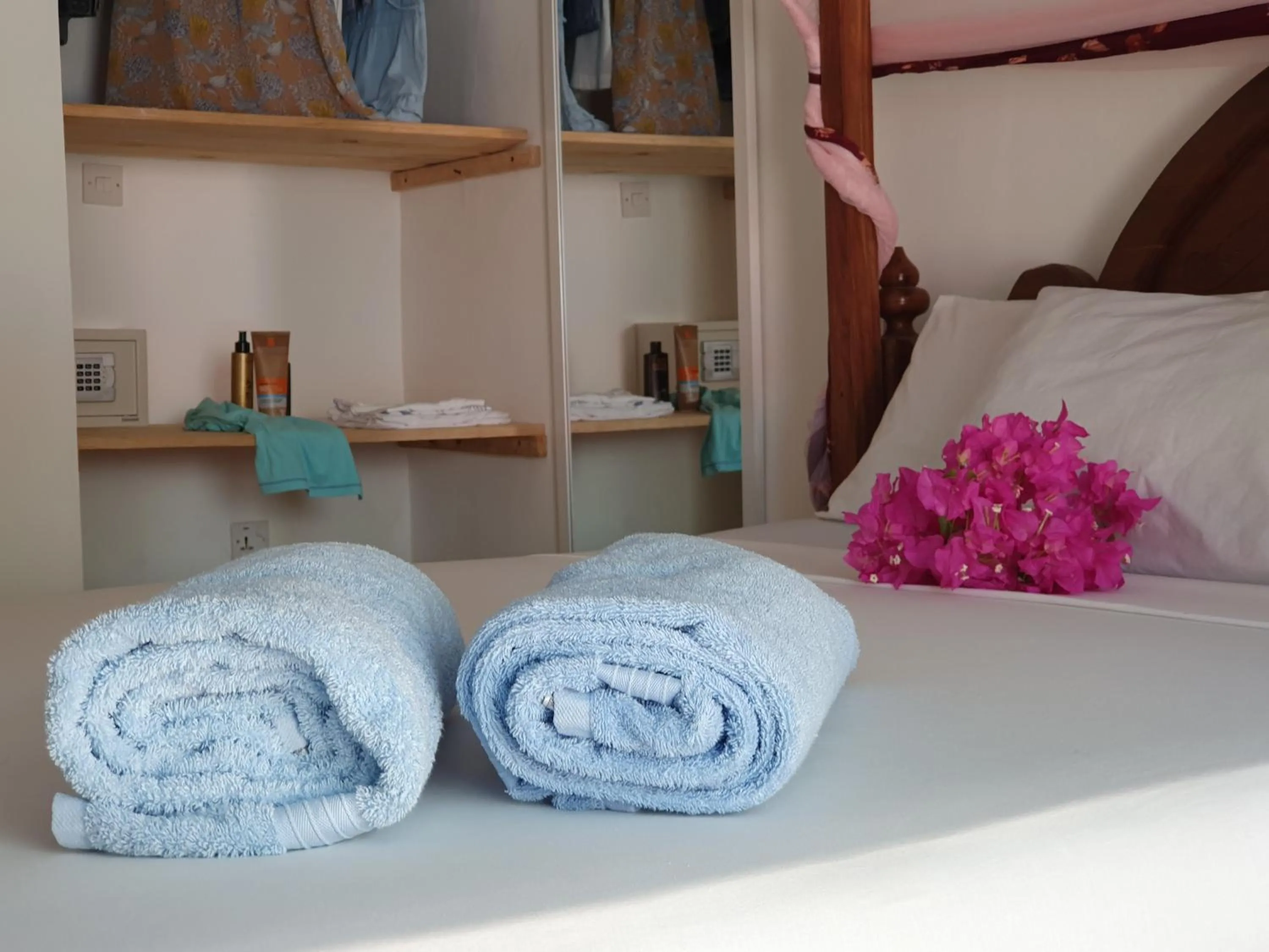 towels, Bed in BARIDI VILLA