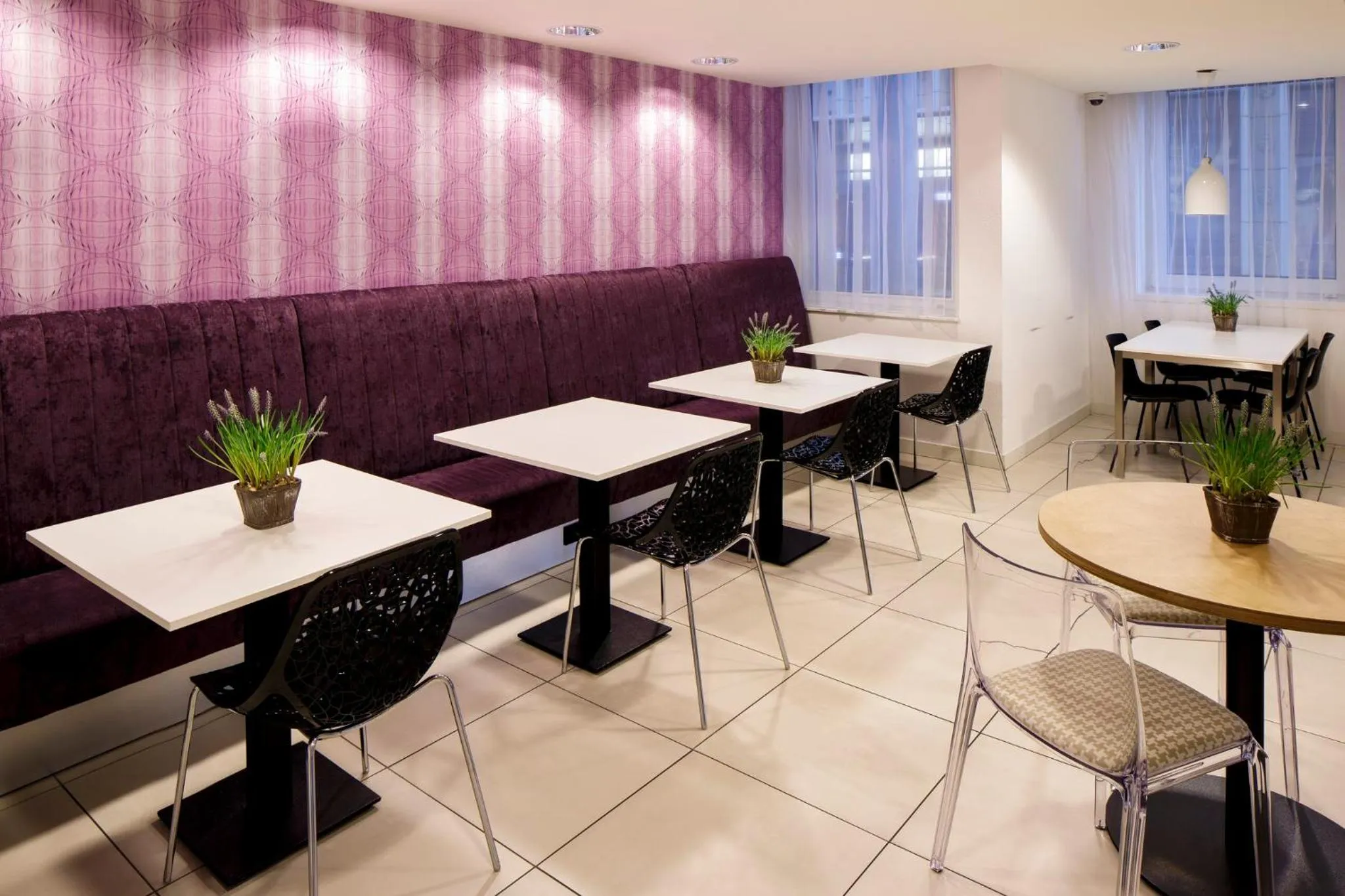 Restaurant/places to eat in Holiday Inn Express Arnhem by IHG