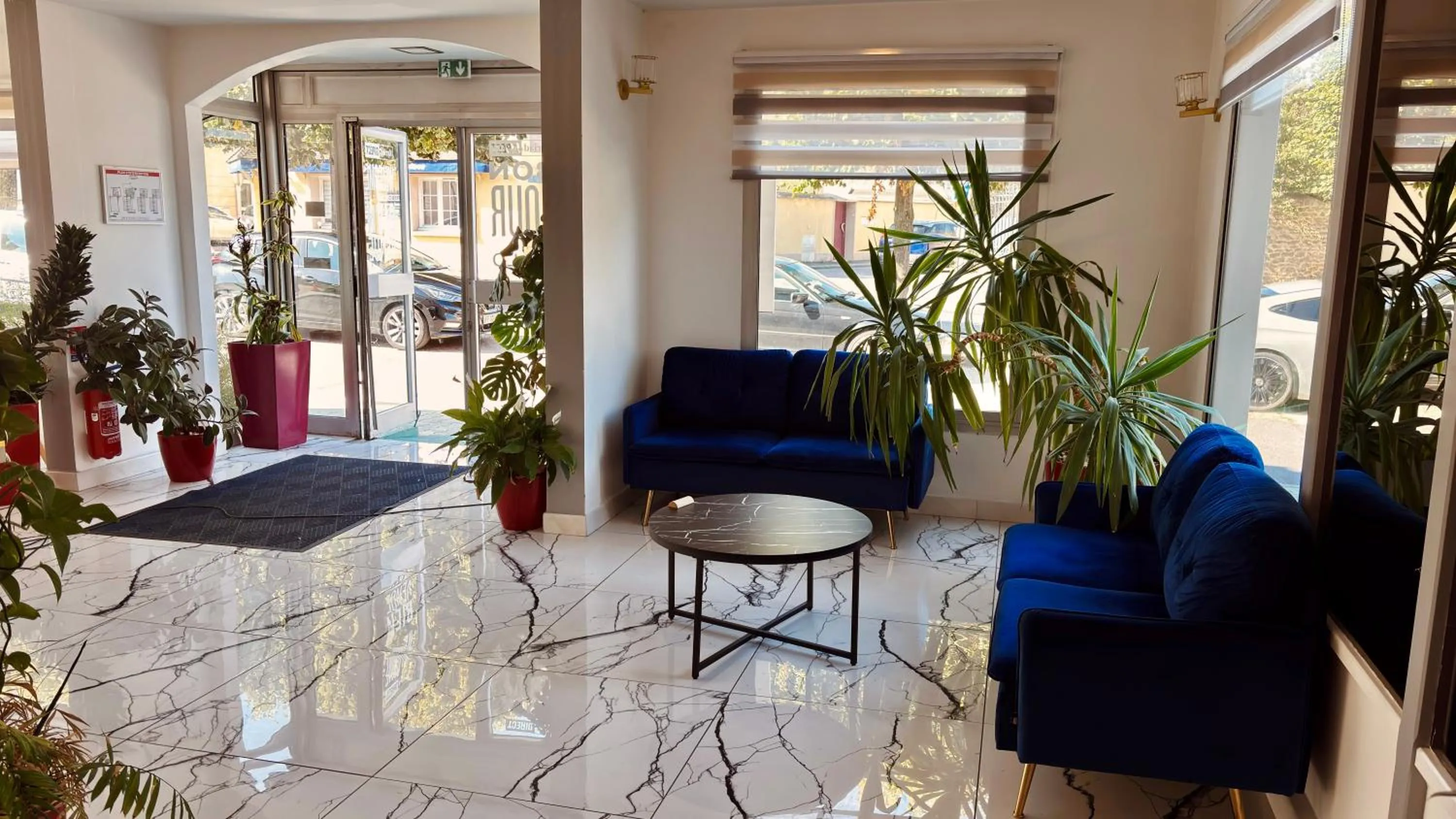 Lobby or reception in Kyriad Direct Arpajon