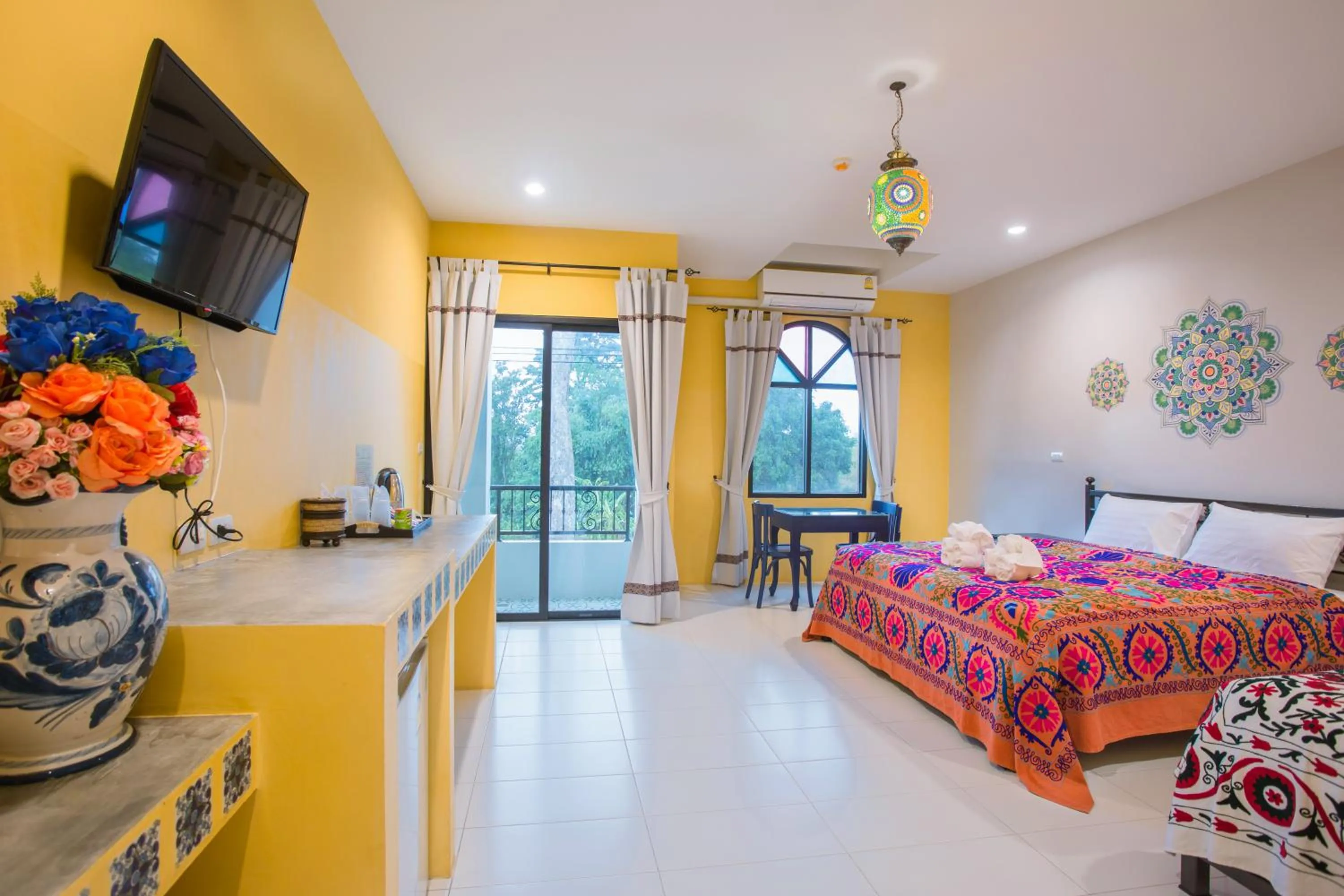 TV and multimedia, Bed in La Reina Maroc Hotel ปากช่อง เขาใหญ่