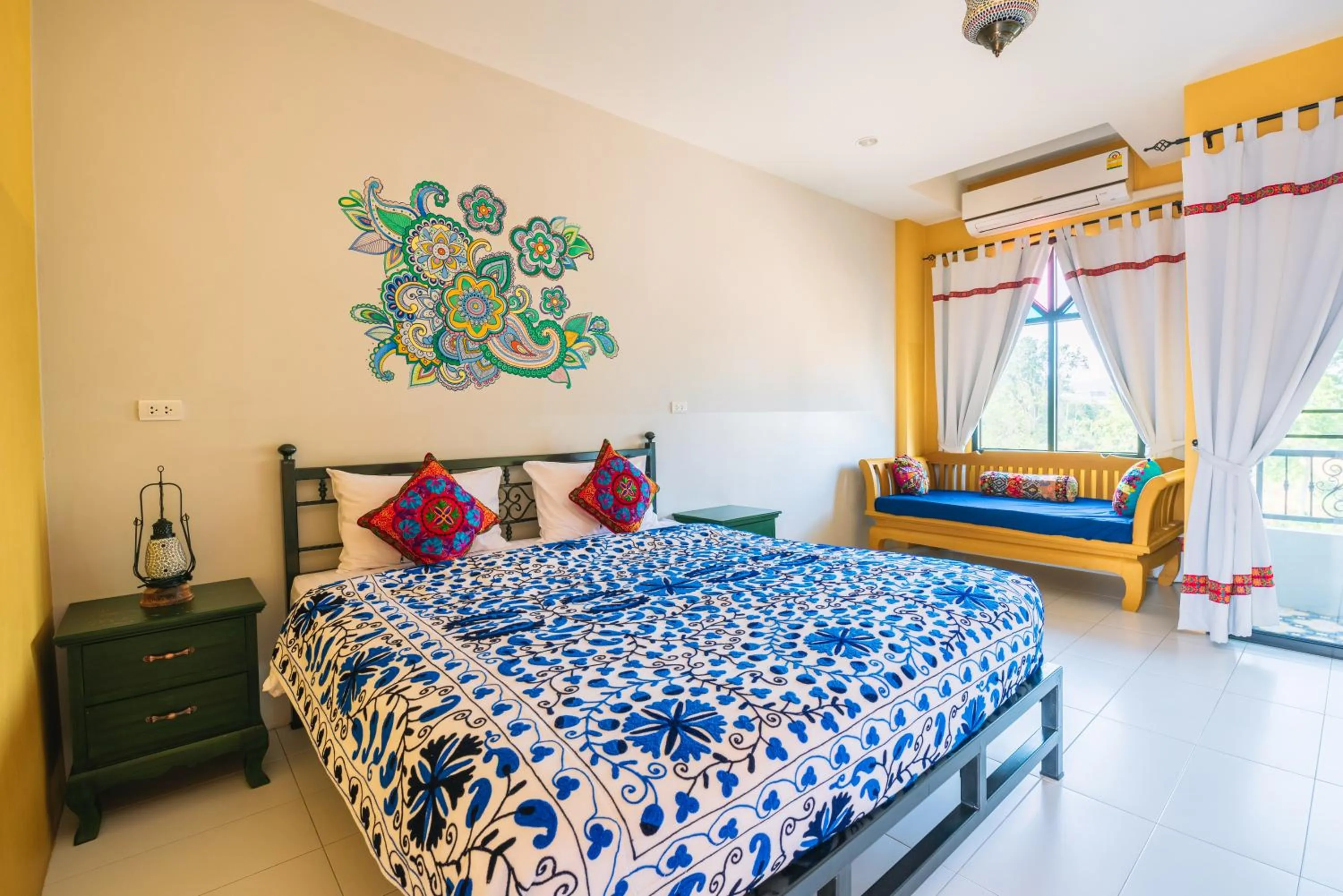 Bed in La Reina Maroc Hotel ปากช่อง เขาใหญ่