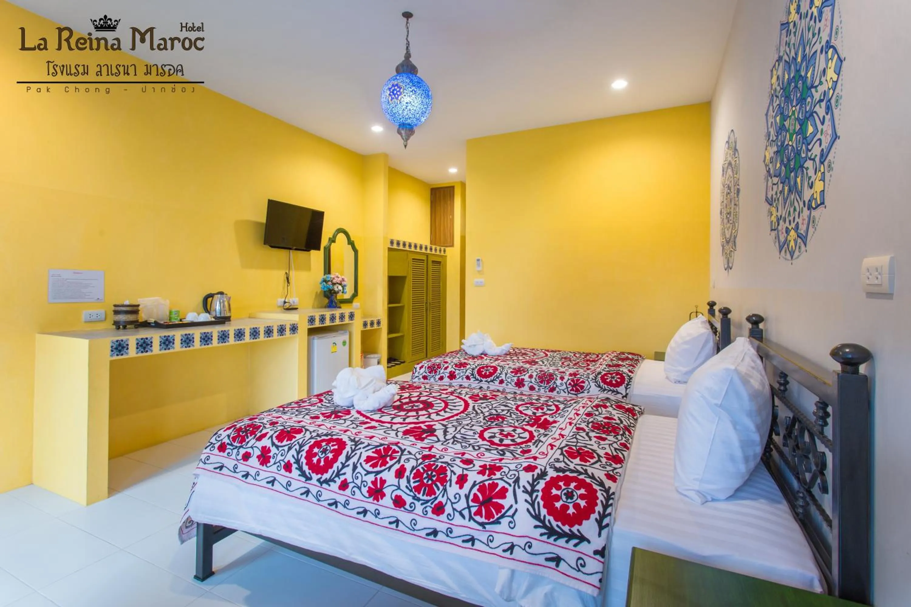 Bed in La Reina Maroc Hotel ปากช่อง เขาใหญ่