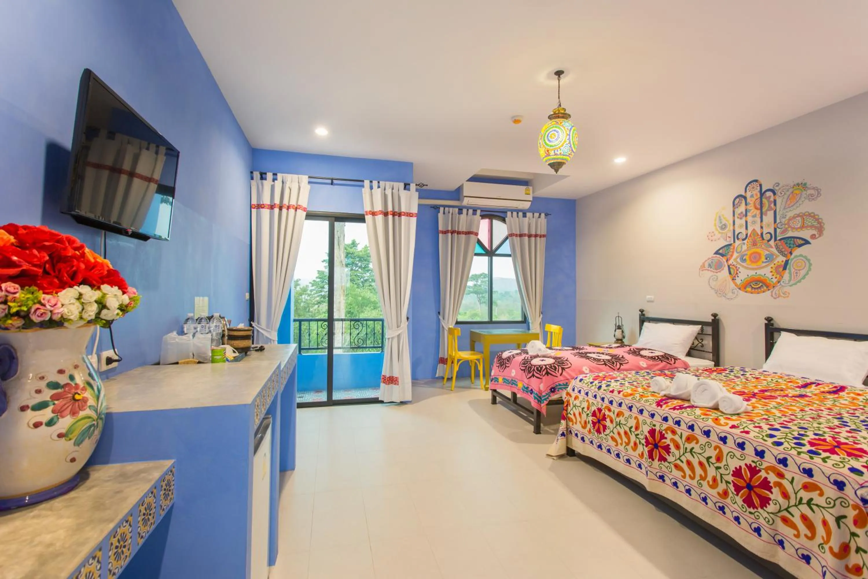 Bed in La Reina Maroc Hotel ปากช่อง เขาใหญ่