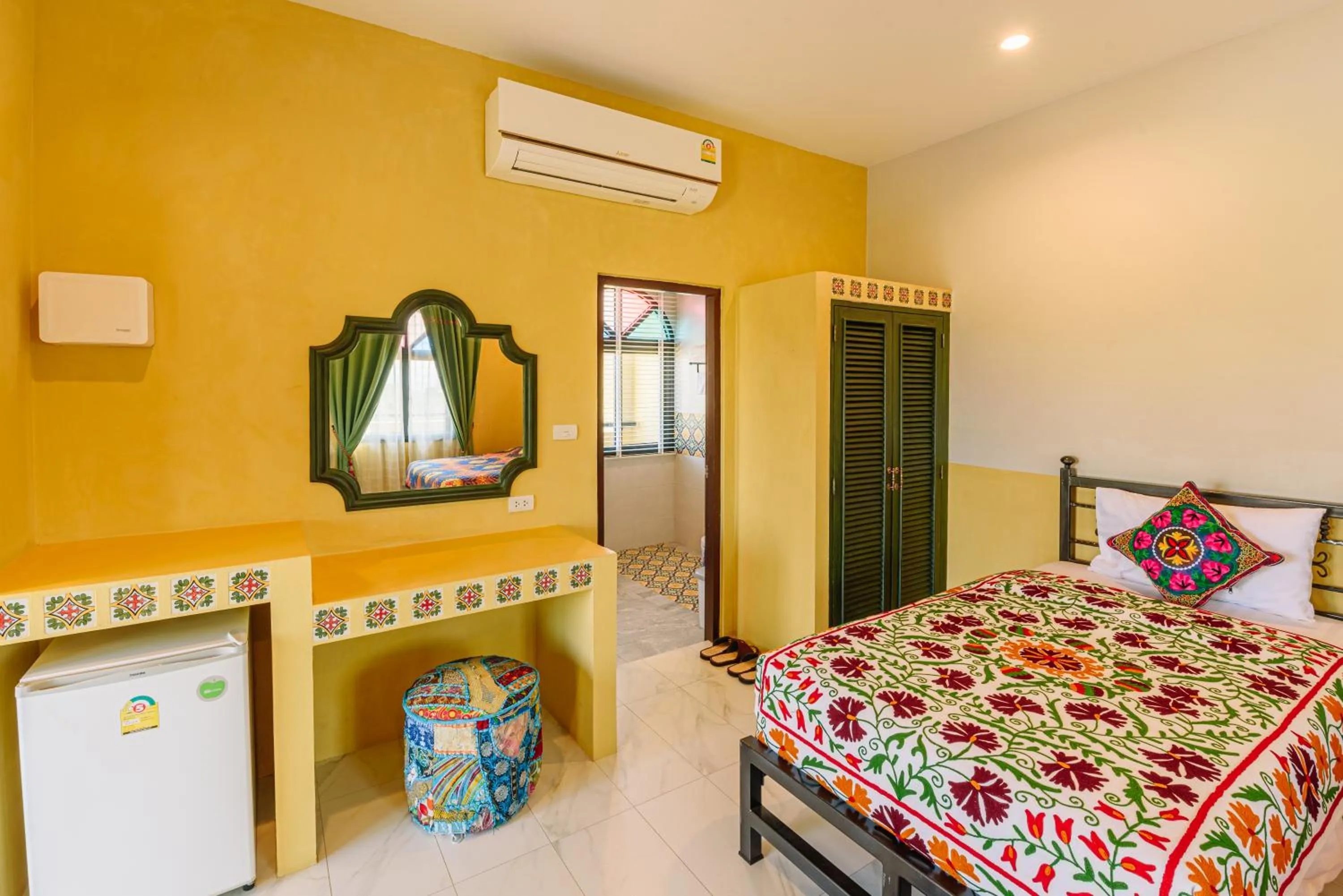 Bed in La Reina Maroc Hotel ปากช่อง เขาใหญ่